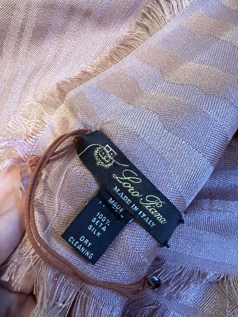 Loro Piana Loro Piana Silk 140x140 Shawl - dmc Size ONE SIZE - 1 Thumbnail