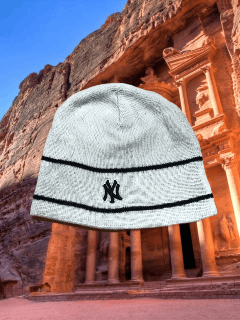 New York Yankees Vintage white print striped Hats New York Yankees logo Y2K Size ONE SIZE - 1 Thumbnail