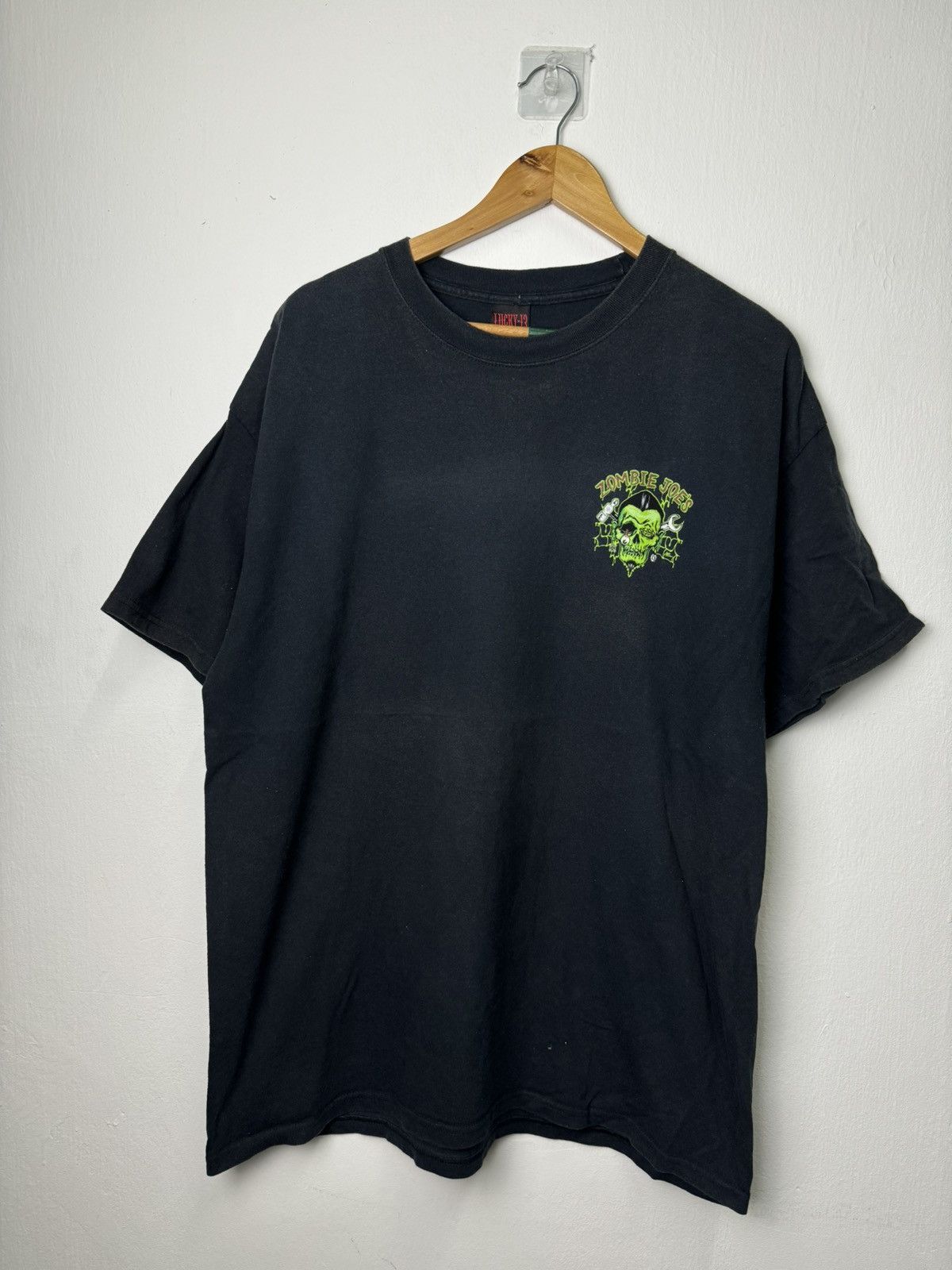 Vintage Vintage Zombie T Shirt Size US XL / EU 56 / 4 - 2 Thumbnail