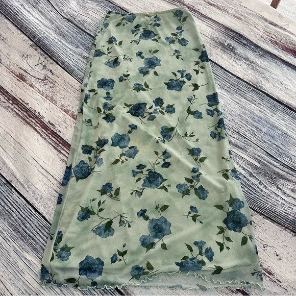 Urban Outfitters Urban Outfitters Camilla Mesh Maxi Floral Skirt Size 27" / US 4 / IT 40 - 4 Thumbnail