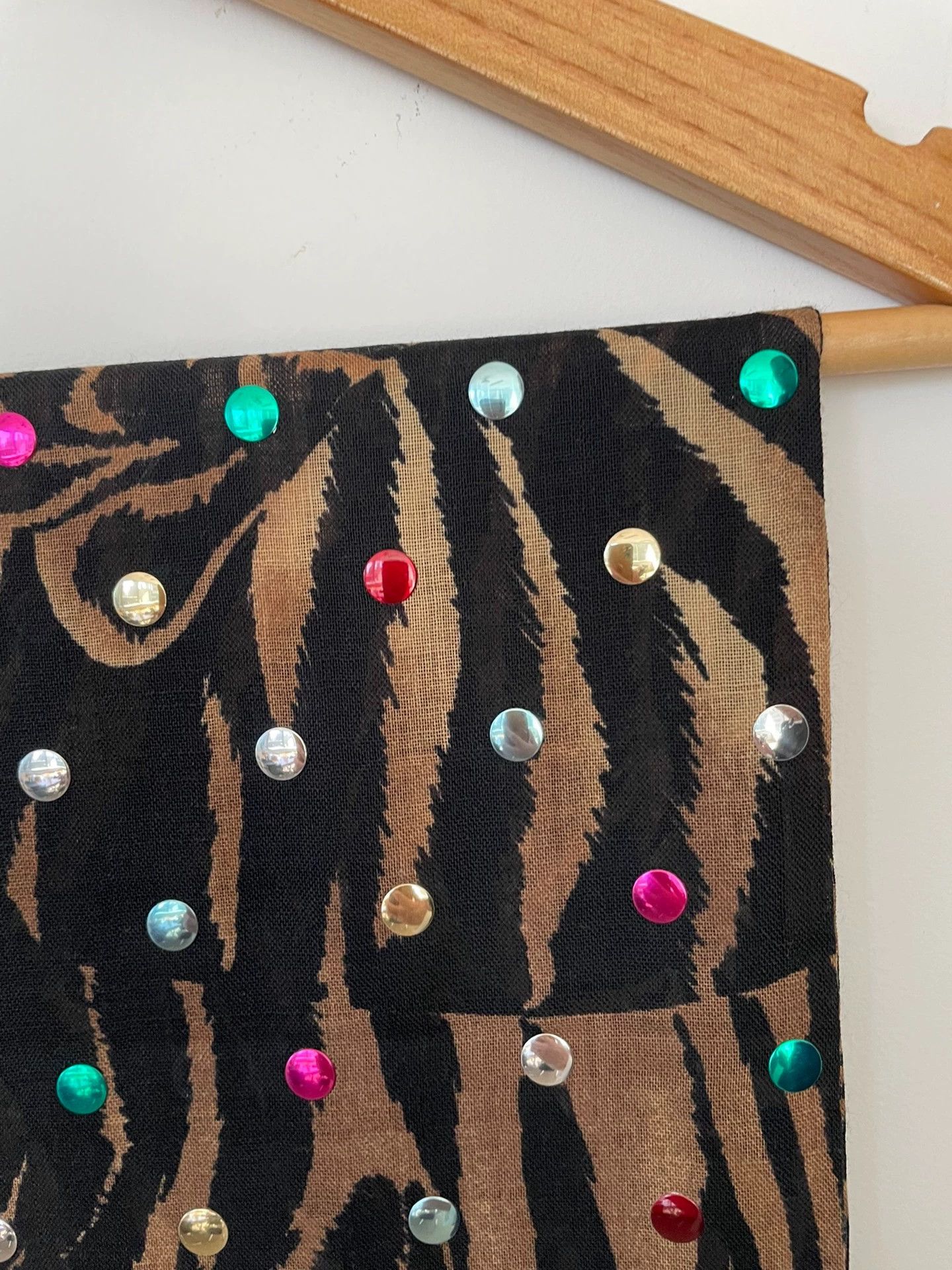 Saint Laurent Paris Saint Laurent tiger-print sequined scarf Size ONE SIZE - 2 Thumbnail