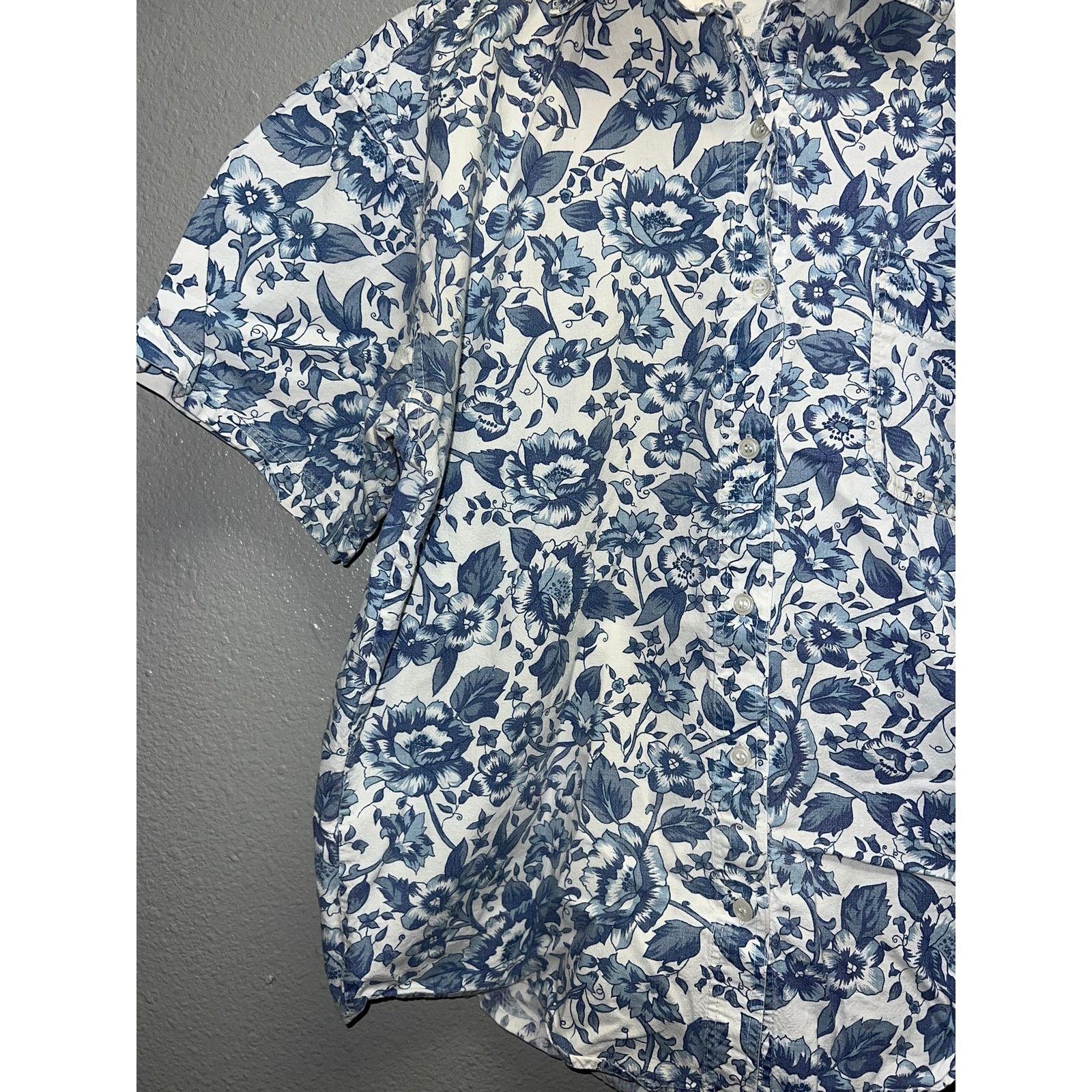 Vintage Vintage Ilio Floral Button Up Shirt ilio White Blue 90s S Size US S / EU 44-46 / 1 - 5 Thumbnail