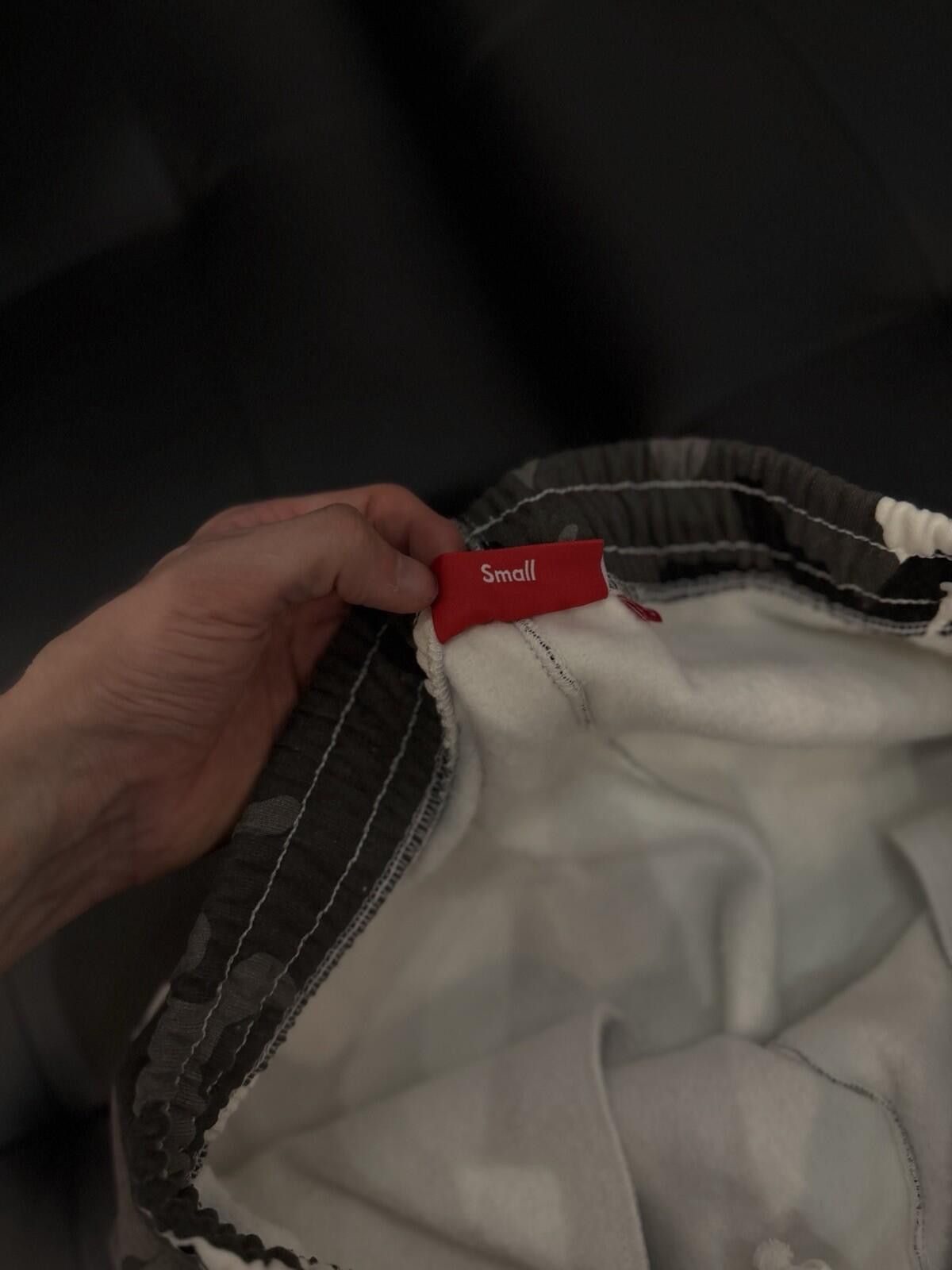 Supreme Supreme Satin Logo Sweatpant Snow Camo SS26 Men’s Size Small Size US 30 / EU 46 - 10 Thumbnail