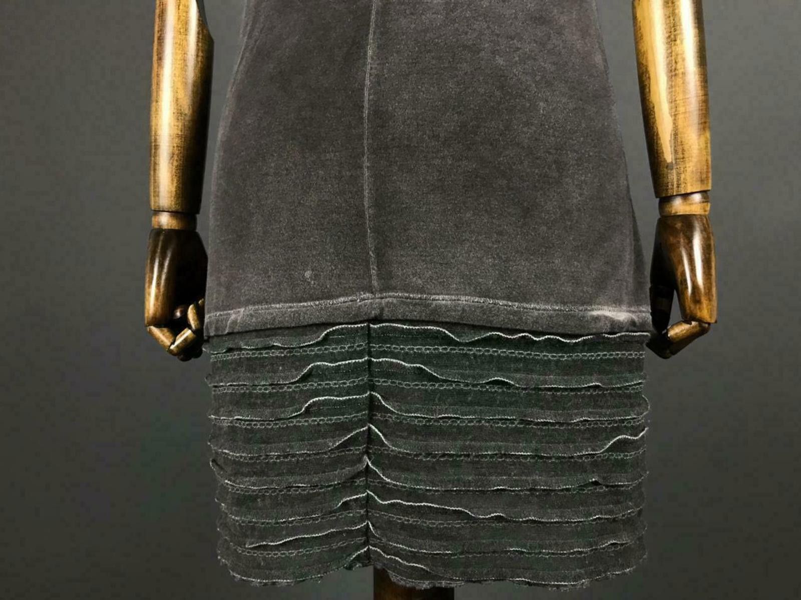 Designer Elisa Cavalleti Designer Grey Knee Dress Size M / 2 Size M / US 6-8 / IT 42-44 - 7 Thumbnail