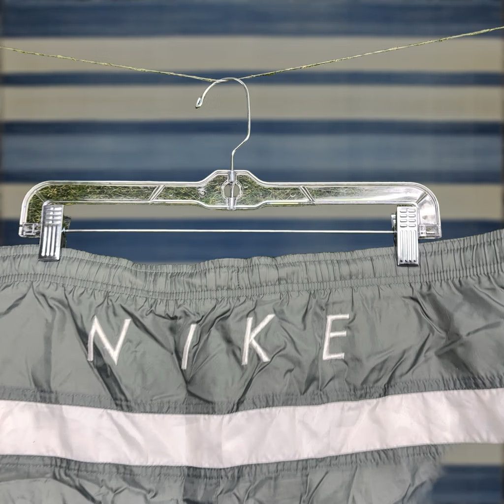 Nike VINTAGE Nike Swim Bottoms Mens XL Green Nylon Trunks 90s Swoosh Y2K Size US 36 / EU 52 - 1 Thumbnail