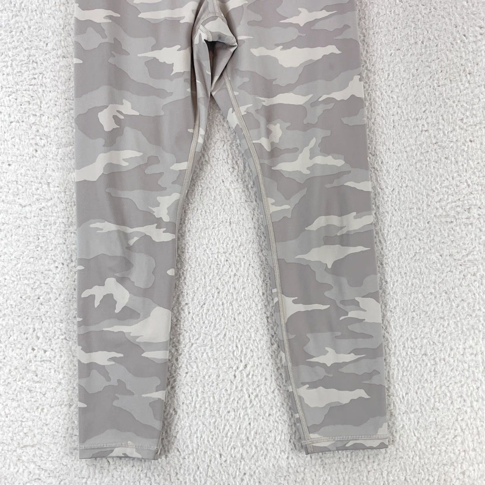 Athleta Athleta Elation 7/8 Tight Leggings Womens Medium Gray Camouflage Pull On Stretch Yoga Size 28" / US 6 / IT 42 - 3 Thumbnail