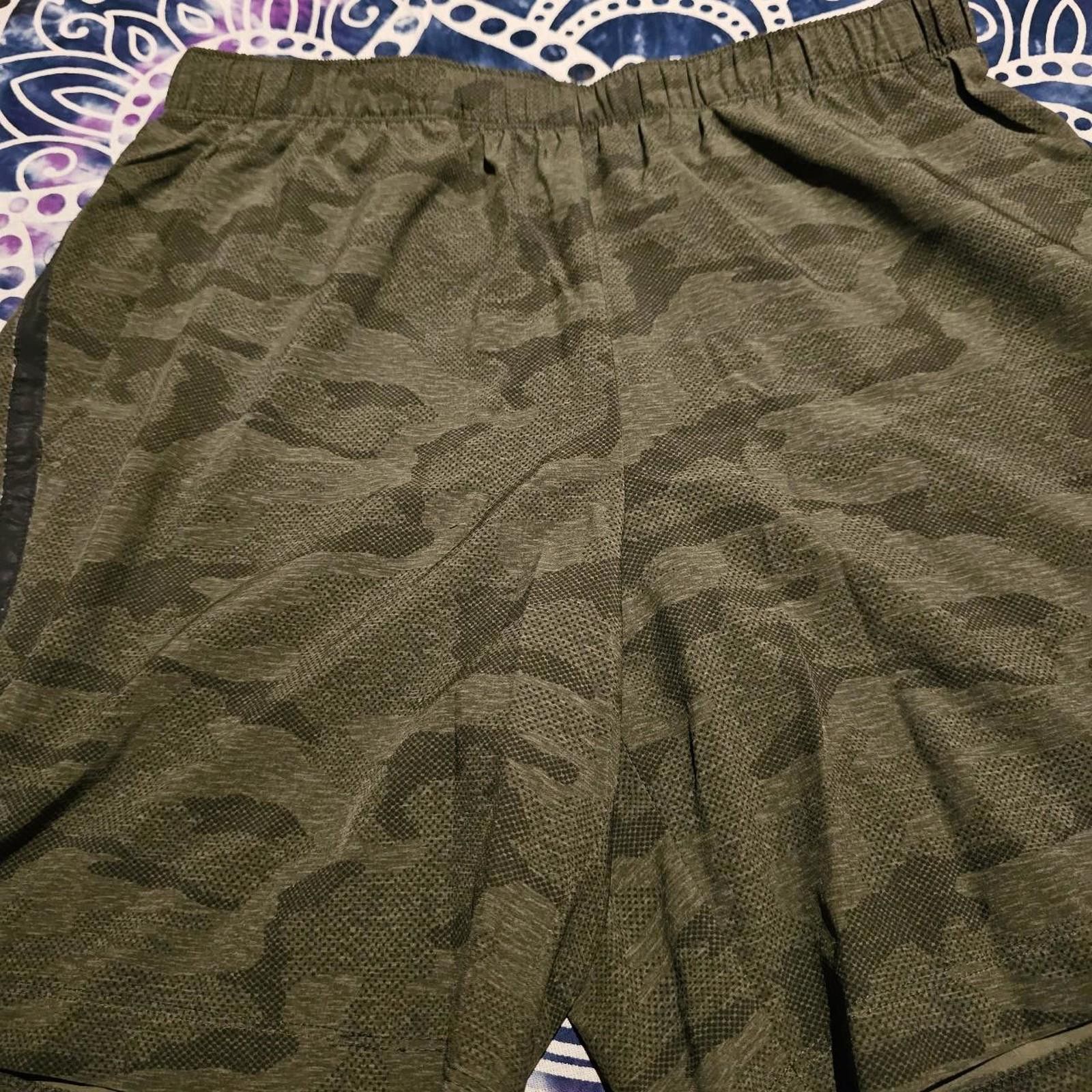 Designer Men's Asics Men's Camo Gym Shorts Size US 32 / EU 48 - 4 Thumbnail