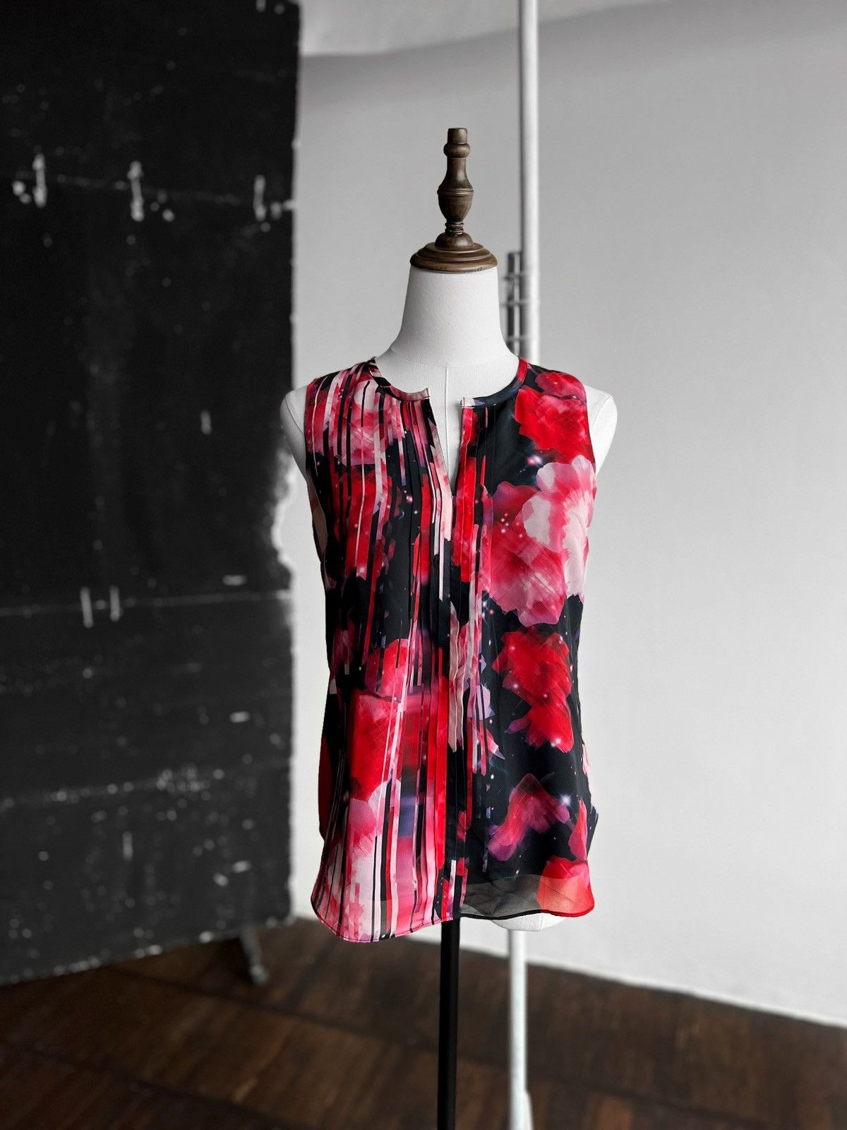 Designer × Guess Guess by Marciano Womens Sleeveless Blouse Top Printed Size S / US 4 / IT 40 - 1 Thumbnail