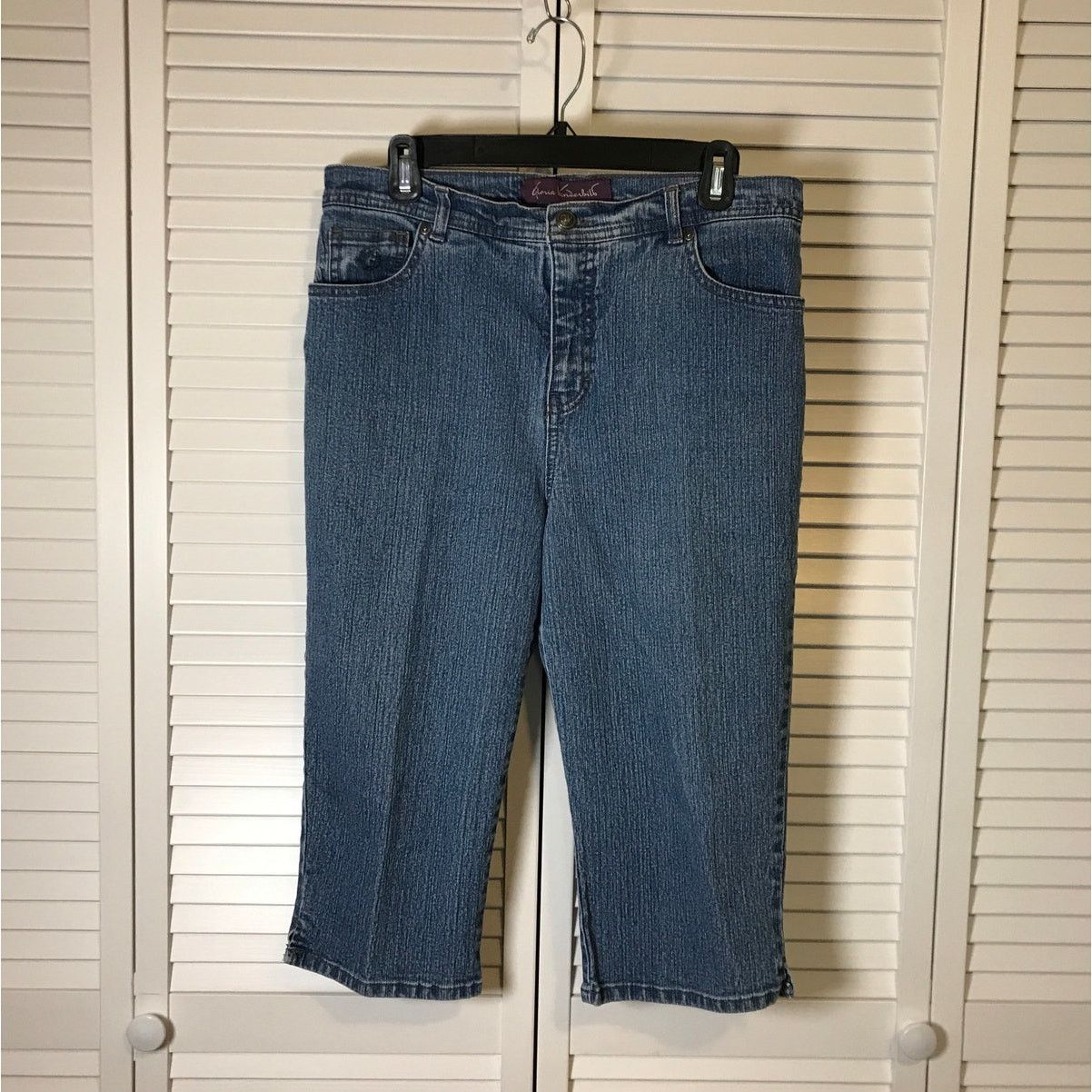 Gloria Vanderbilt Gloria Vanderbilt Amanda Blue Denim High-Rise Capri 14P Size 33" - 1 Thumbnail