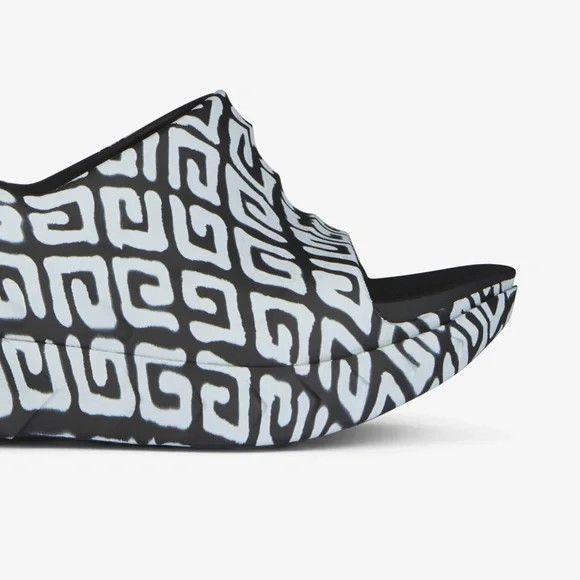Givenchy Givenchy Marshmallow Sandals in Rubber - NEW WITH TAGS Size US 8 / IT 38 - 5 Thumbnail
