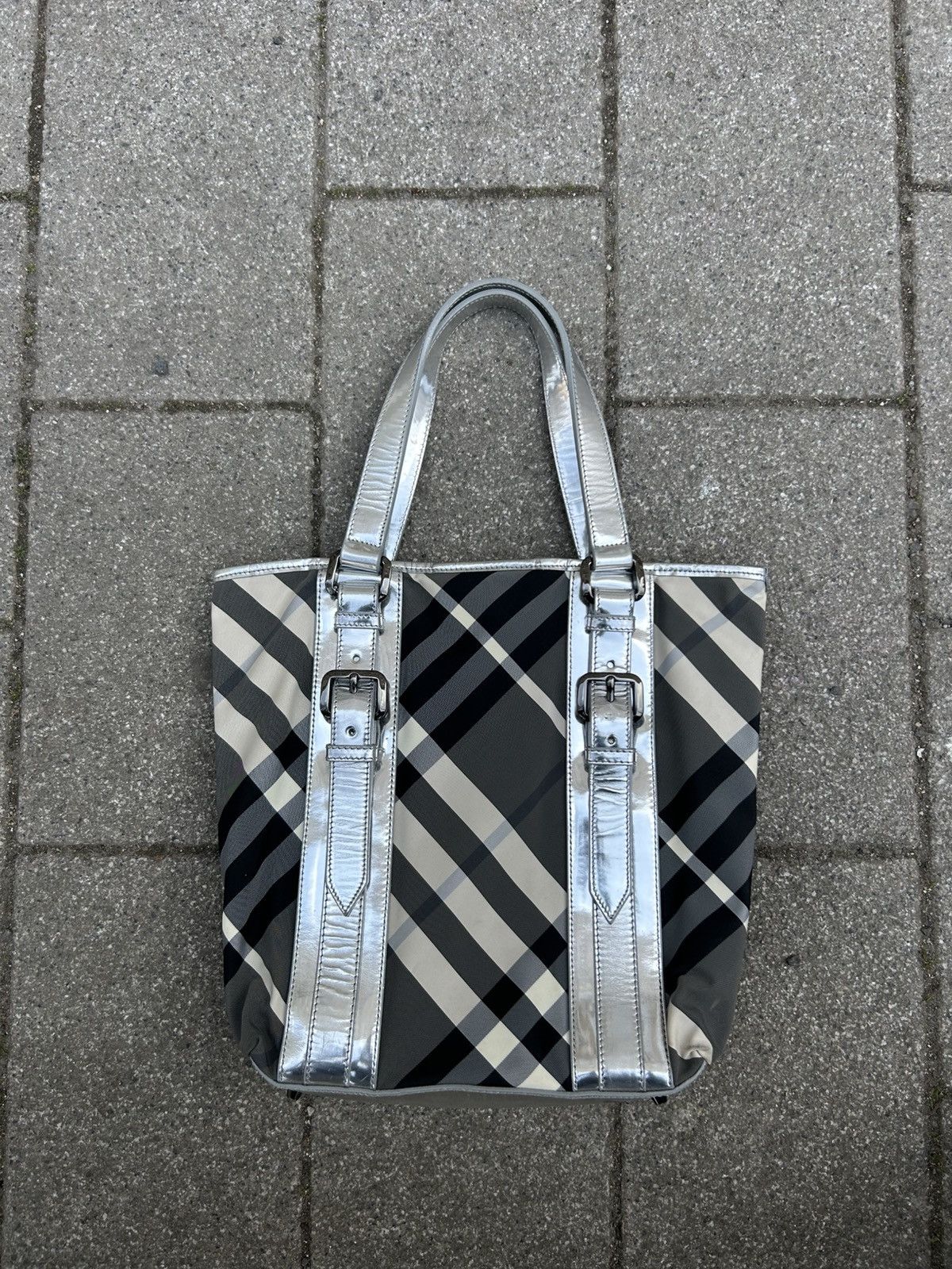 Burberry Burberry Pre-Owned Tote Bag Silver Beat Victoria Shoulder Size ONE SIZE - 20 Thumbnail