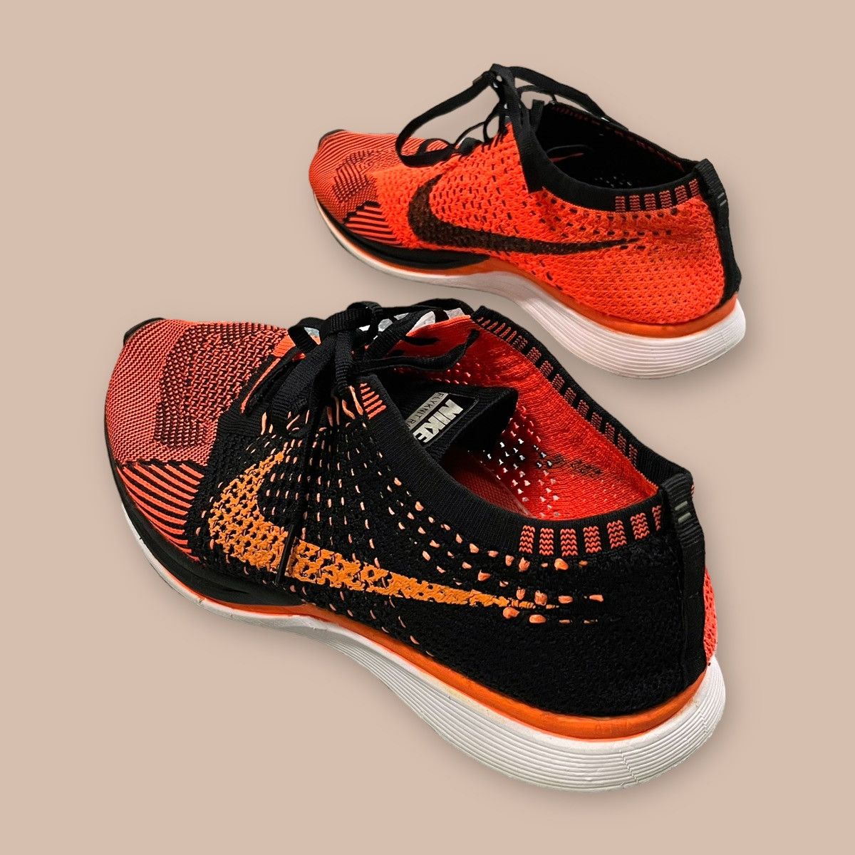 Nike Nike Flyknit Racer "Black Laser Crimson" Size US 10 / EU 43 - 3 Thumbnail