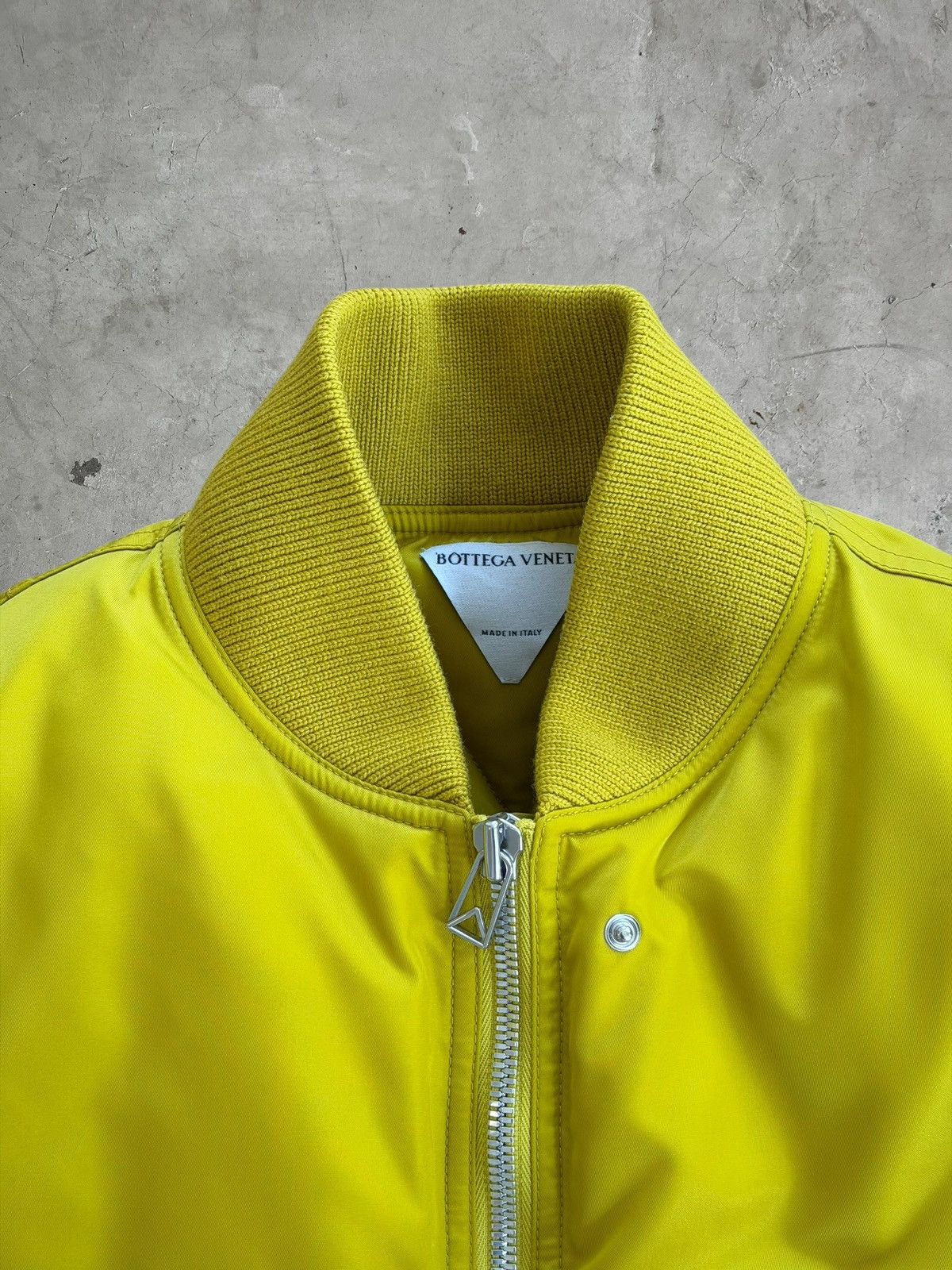 Bottega Veneta Bottega Veneta Cropped Bomber Jacket Size US S / EU 44-46 / 1 - 7 Thumbnail