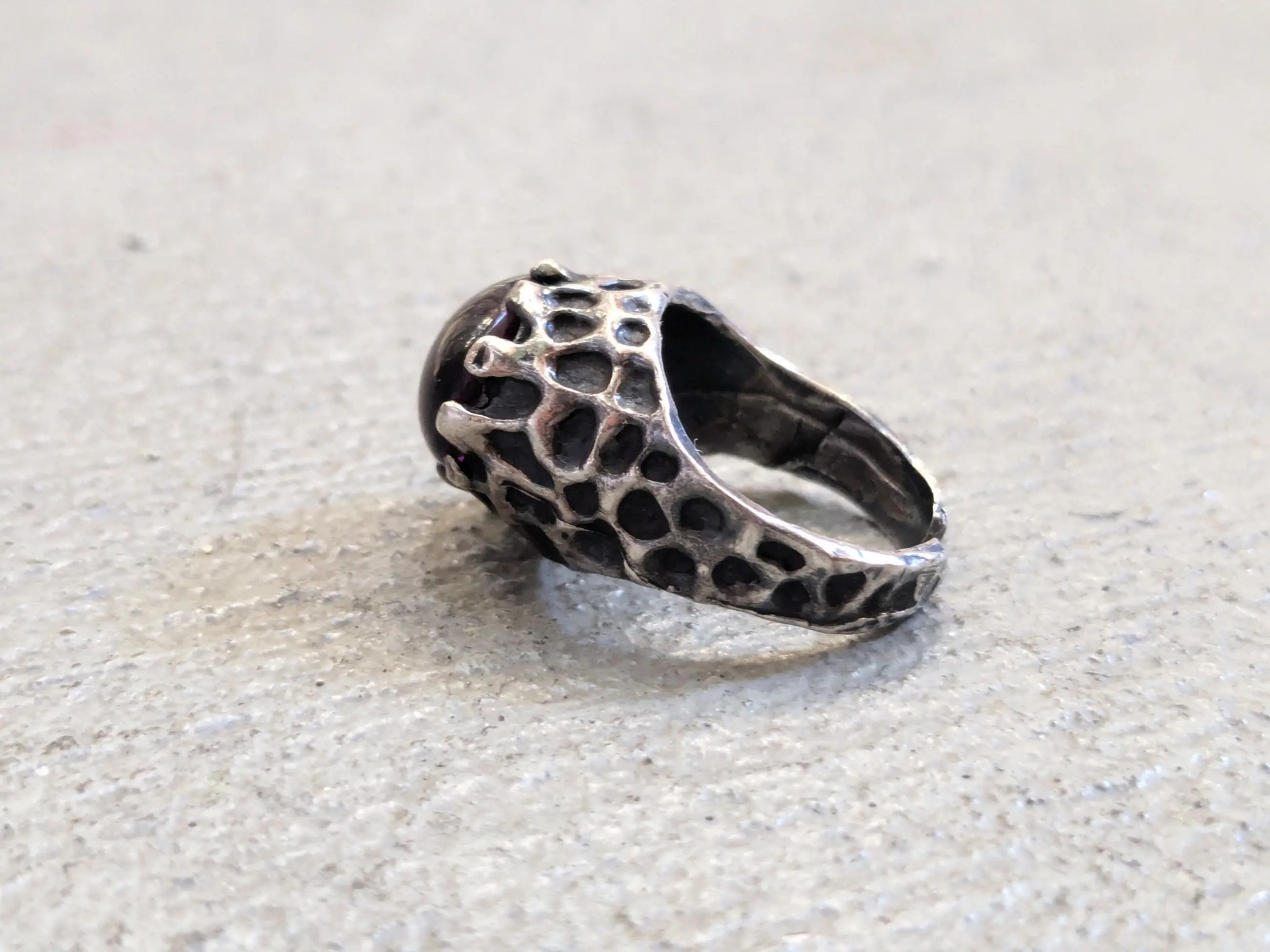 Jewelry × Vintage Vintage Sterling Silver Ring Purple 5 Brutalist Oval Size ONE SIZE - 5 Thumbnail