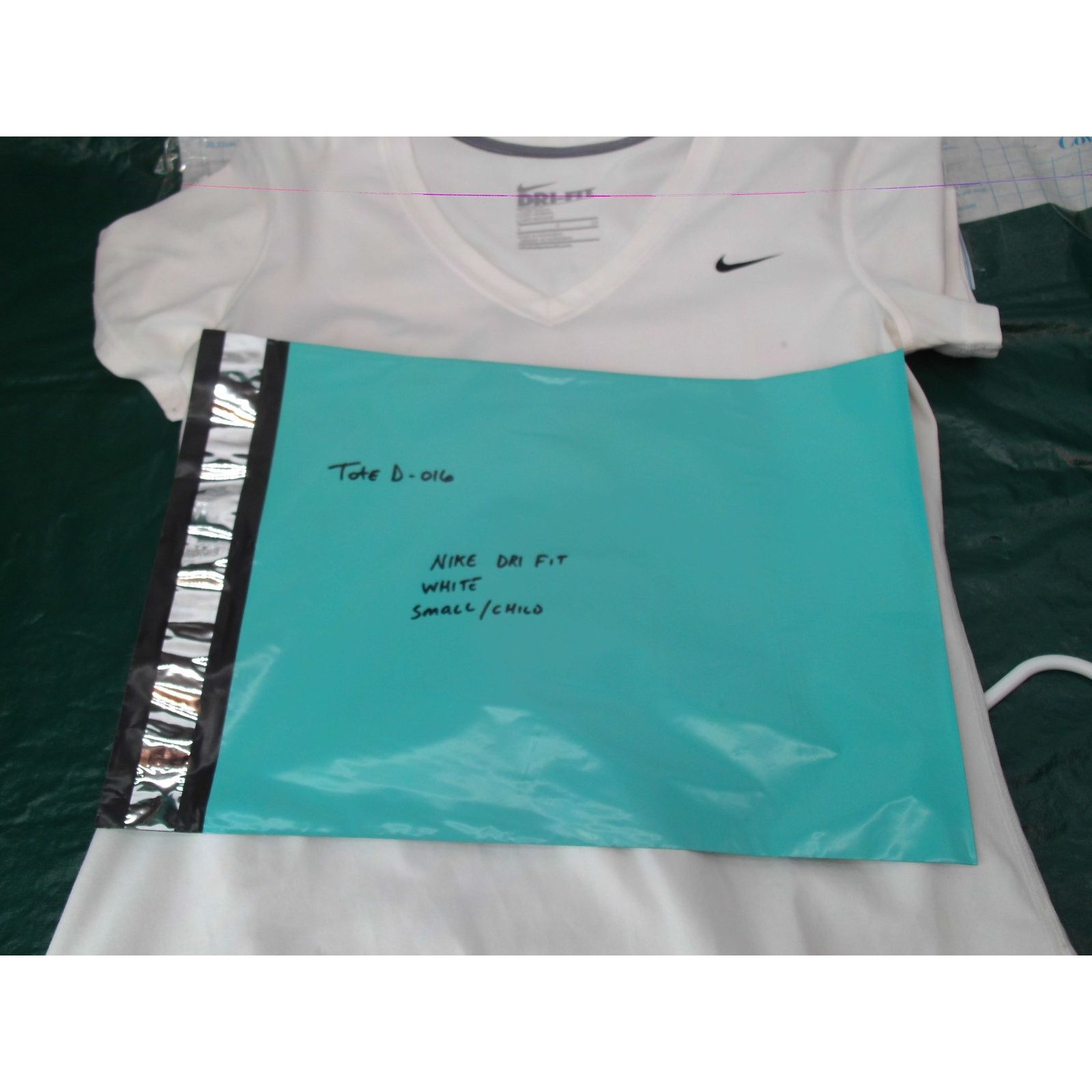 Nike Nike DriFit Small/Petite/Child White Athletic Wear Shirt Size S / US 4 / IT 40 - 7 Thumbnail