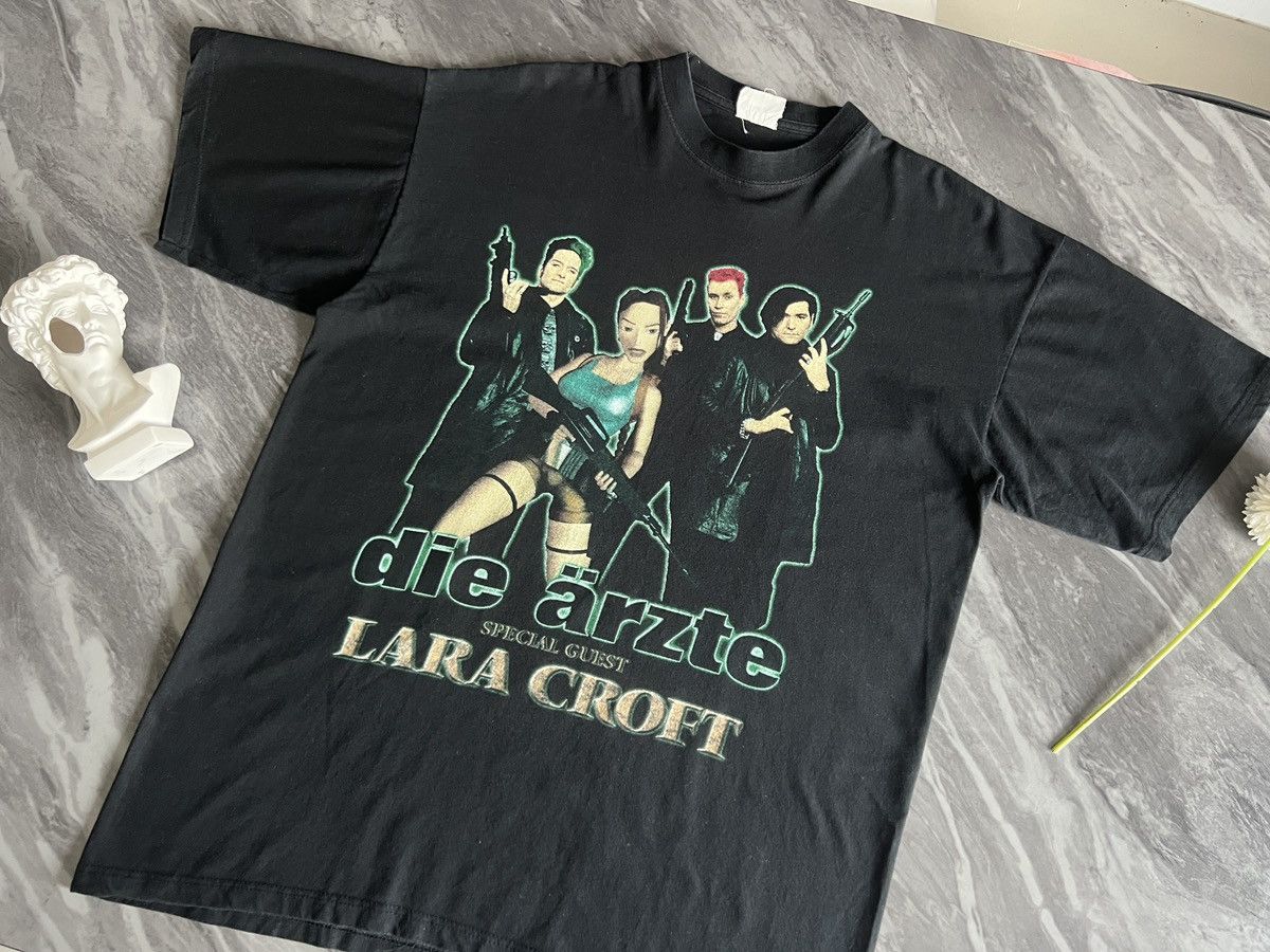 Band Tees Die Arzte : Special Guest Lara Croft Size US L / EU 52-54 / 3 - 1 Thumbnail