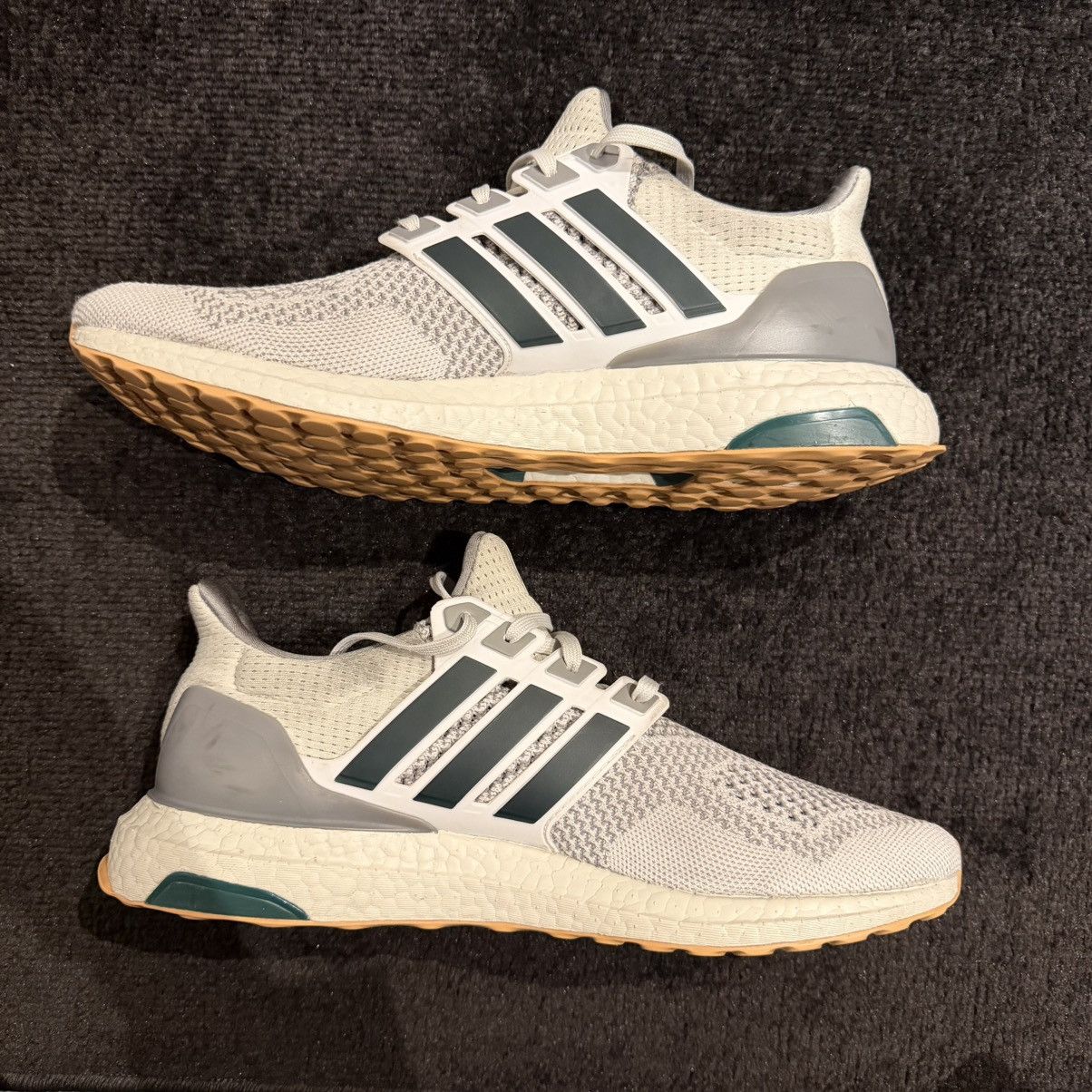 Adidas Adidas gray and black ultra boost Size US 10 / EU 43 - 3 Thumbnail