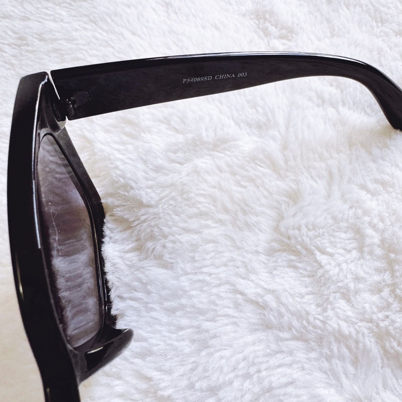 Other Liora Black Oversized Bold Sunglasses Size ONE SIZE - 6 Thumbnail