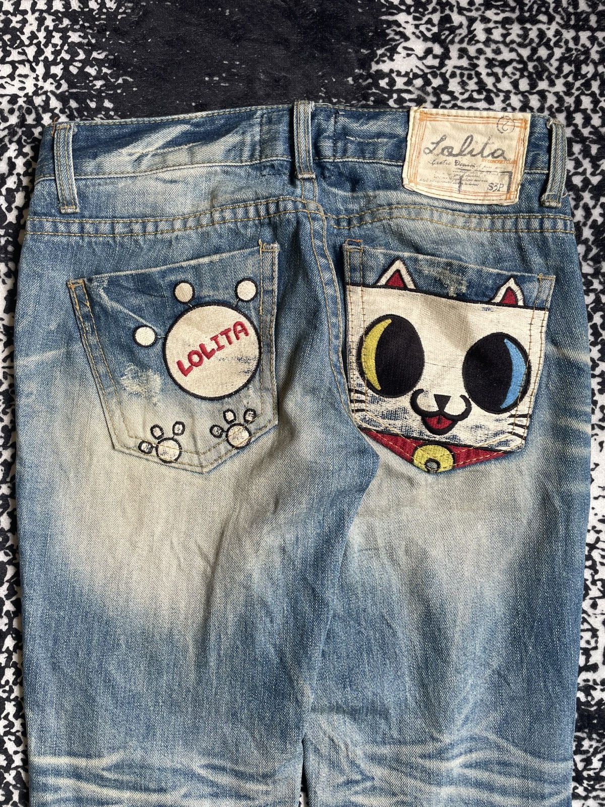20471120 Vintage Lolita X Yoshitomo Nara Denim Pants Size US 30 / EU 46 - 4 Thumbnail