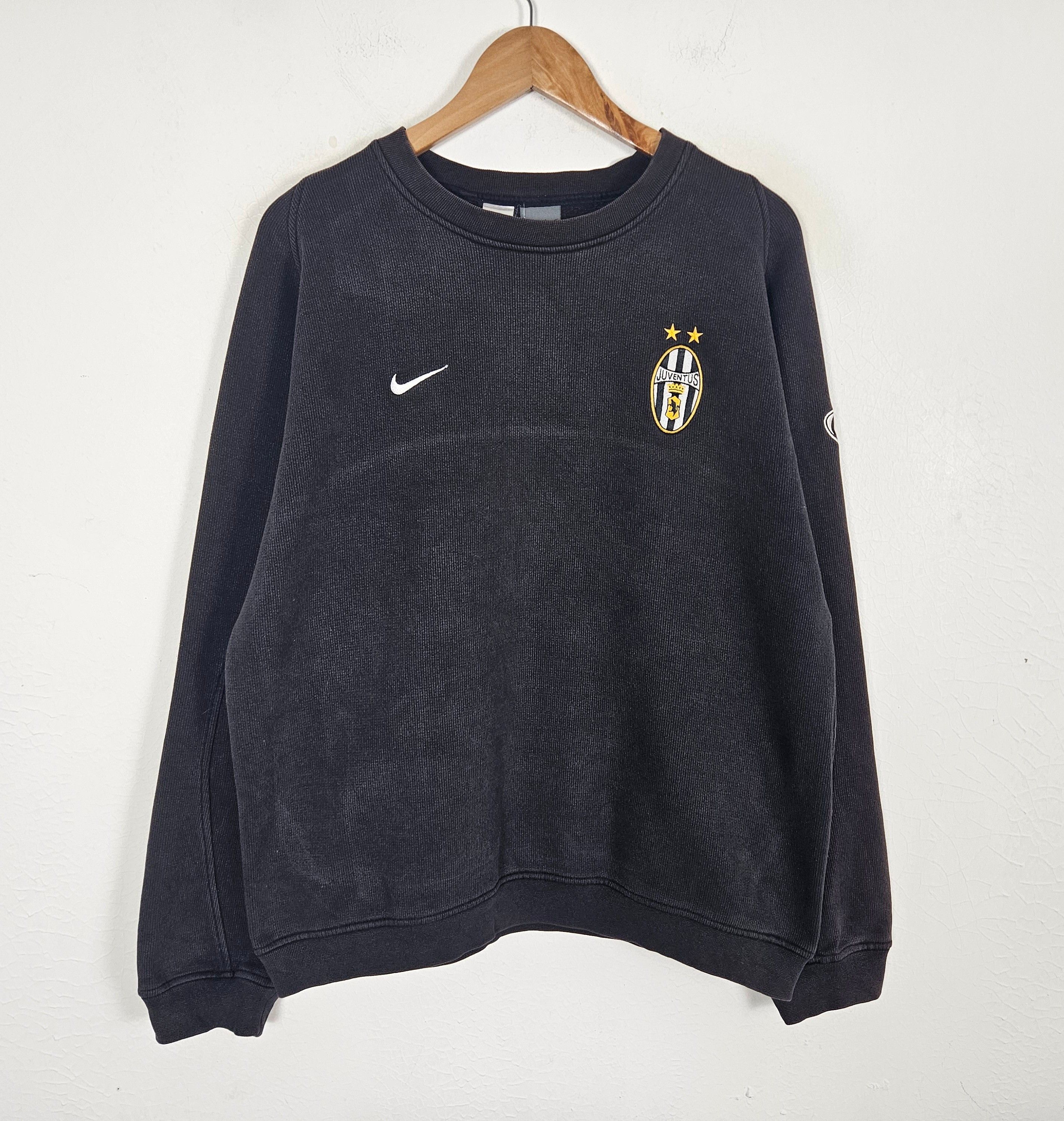 Nike Vintage Nike Swoosh Juventus Serie A Sweatshirt Size US M / EU 48-50 / 2 - 2 Thumbnail