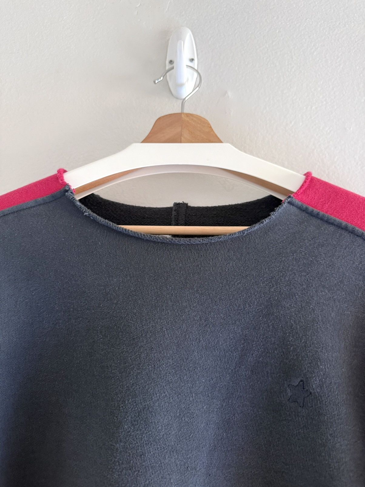 Greg Ross USA Greg Ross Side Stripe Raw Hem Yoke Sweatshirt Black/Red Size US S / EU 44-46 / 1 - 11 Thumbnail