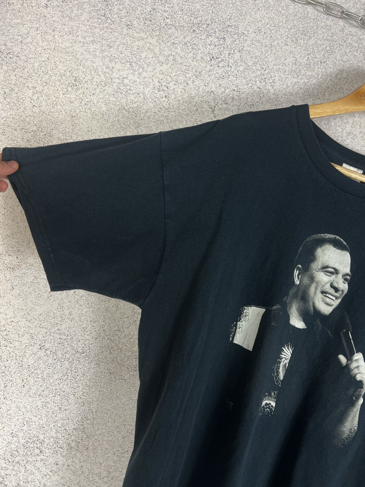 Vintage Vintage Carlos Mencia Comedy Central Humor Tee Size US XL / EU 56 / 4 - 5 Thumbnail