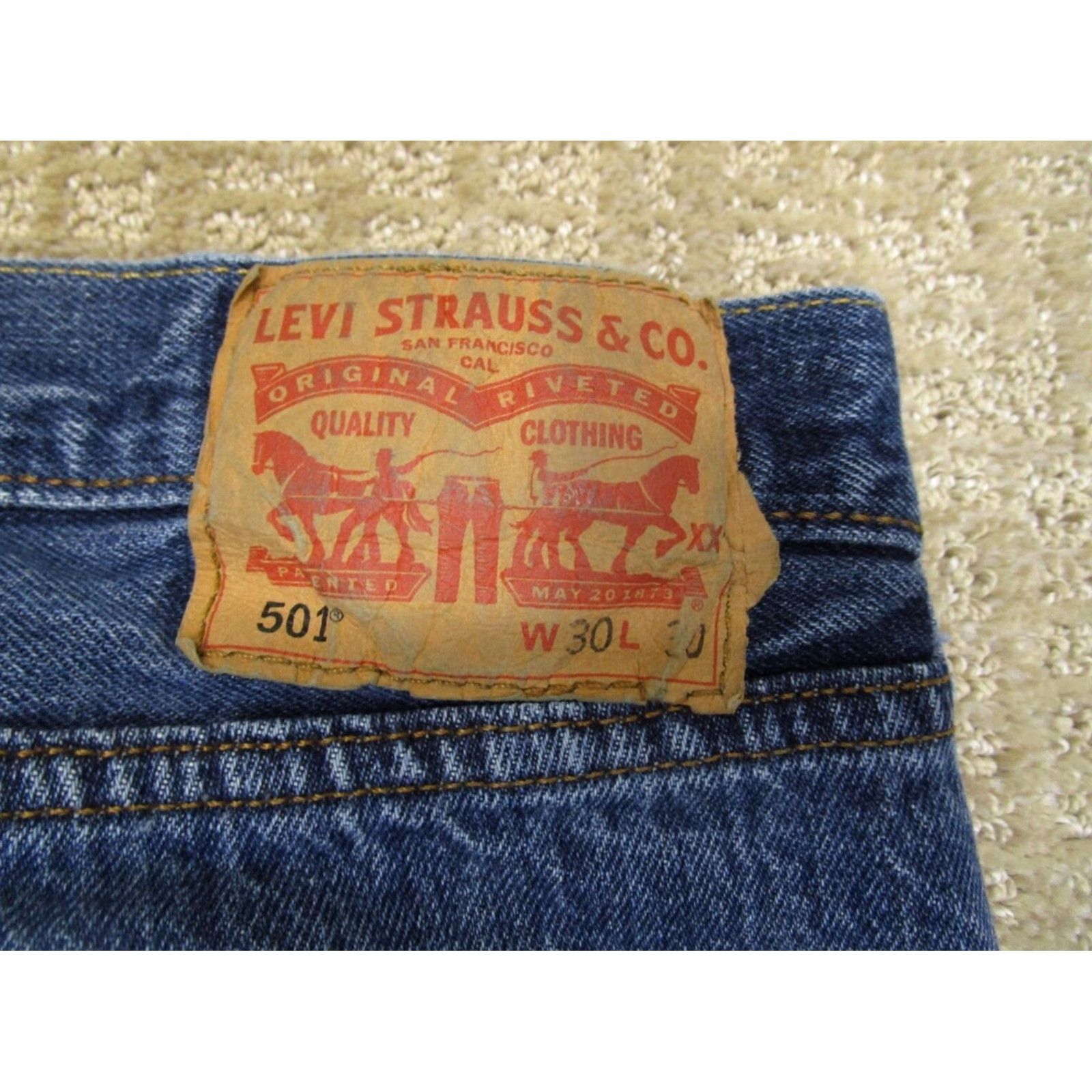 Levi's Levi's 501 Jeans Men 30x30 Blue Button Fly Regular Fit Denim Pant Dark Wash Size US 30 / EU 46 - 5 Thumbnail