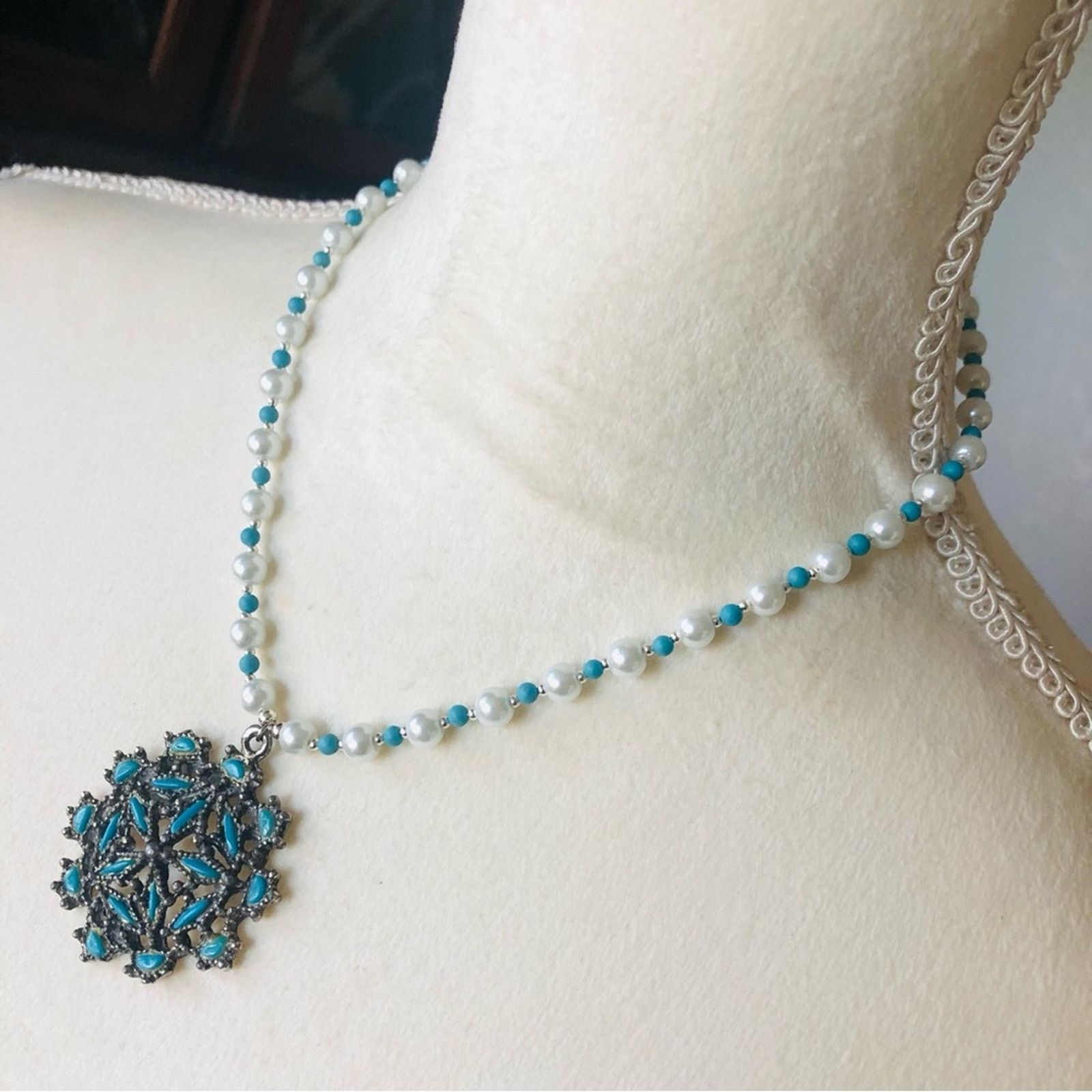 Handmade Handcrafted repurpose howlite cluster Pearl necklace Size ONE SIZE - 4 Thumbnail