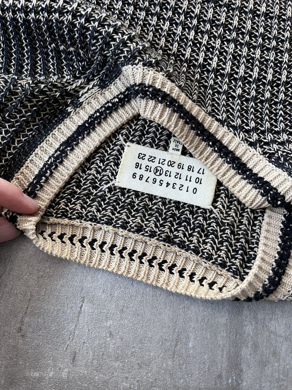 Maison Margiela Maison Margiela S/S 17 cotton beige black sweater Size US M / EU 48-50 / 2 - 14 Thumbnail