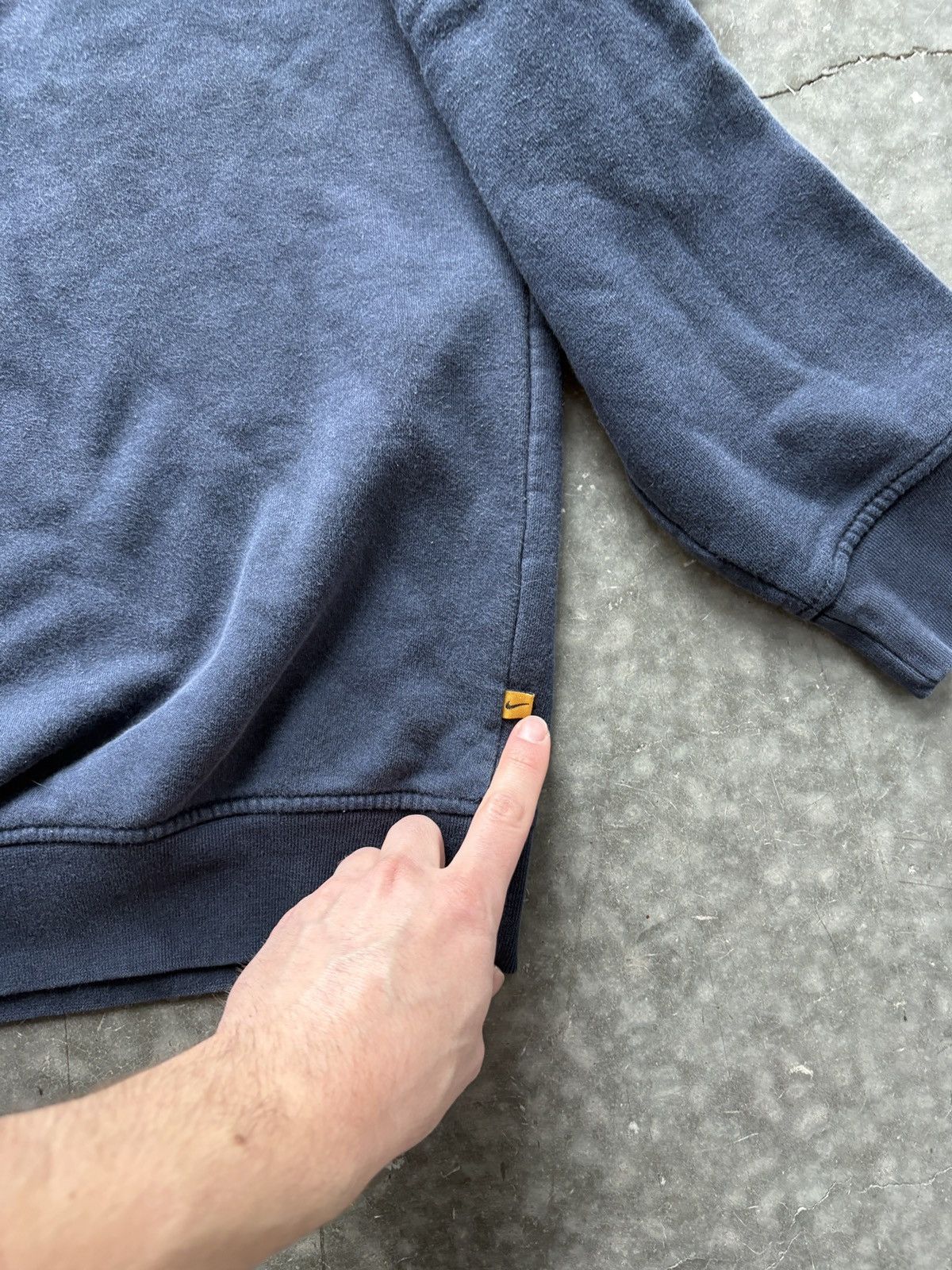 Nike Vintage Y2K Nike Crewneck Sweatshirt Embroidered Boxy Fit Size US L / EU 52-54 / 3 - 4 Thumbnail