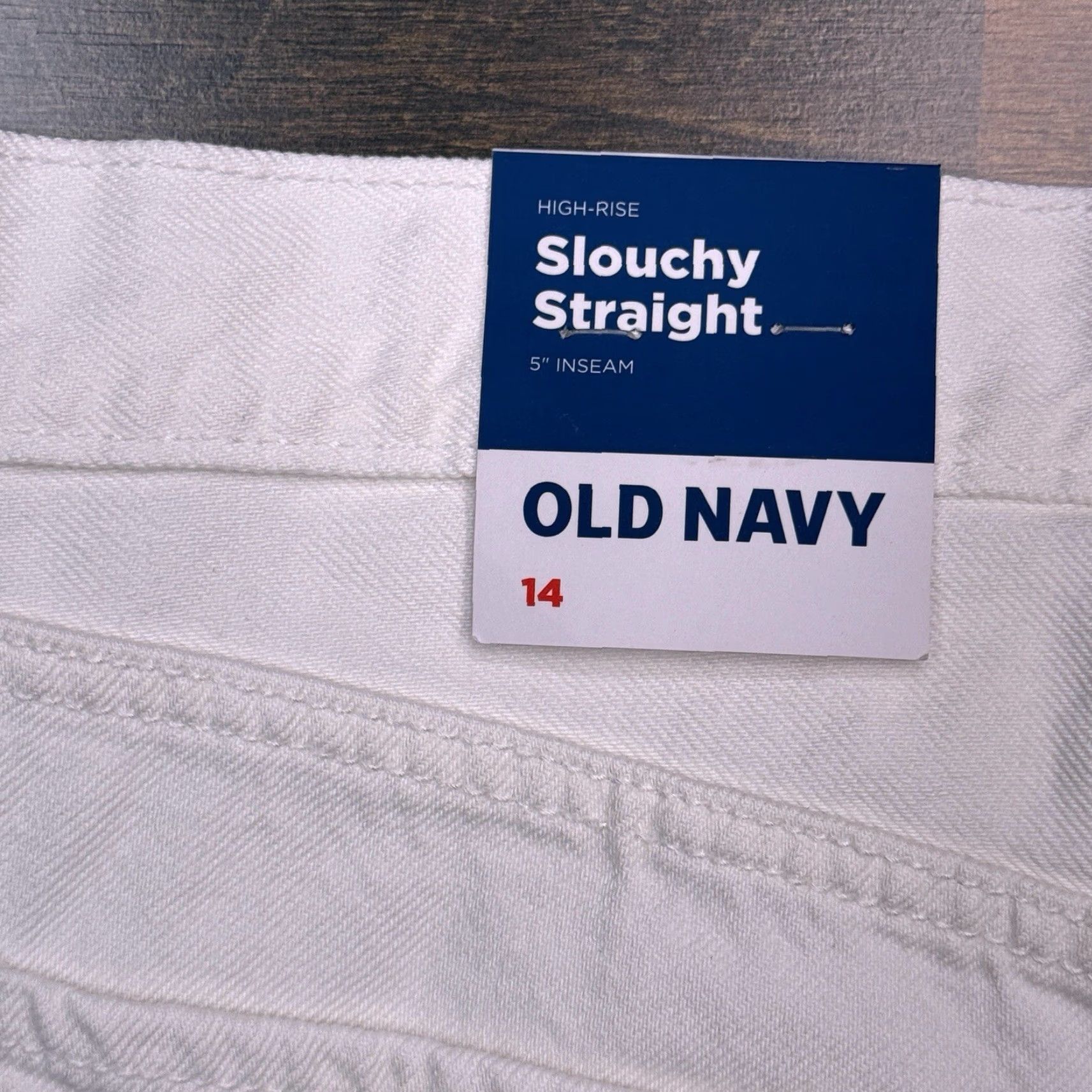 Old Navy Old Navy Womens Slouchy Straight Cut Off Shorts 14 White High Rise New Size 36" / US 14 / IT 50 - 6 Thumbnail