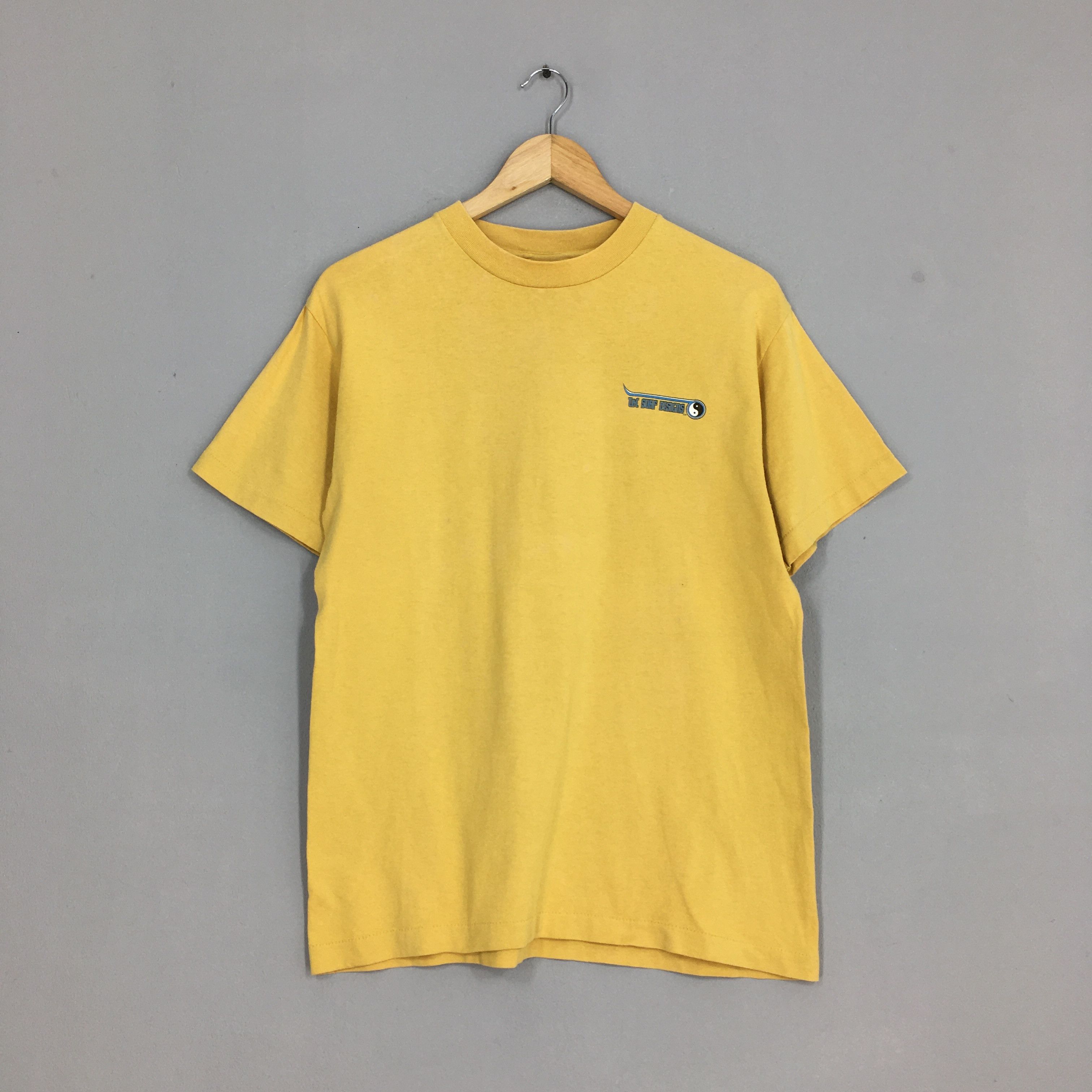 Vintage Vintage T&C Surf Designs Yin Yang Surfing Mustard T shirt Size US M / EU 48-50 / 2 - 2 Thumbnail