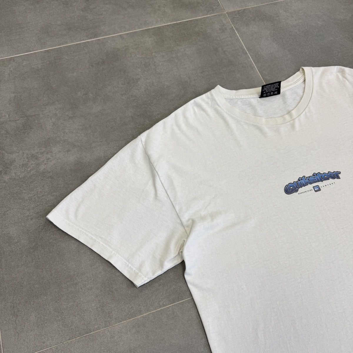 Quiksilver Vintage Quiksilver Center Logo Surf Style Y2K Men T-Shirt Size US XL / EU 56 / 4 - 2 Thumbnail