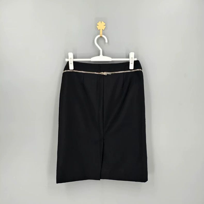 Givenchy Givenchy Size36 Black Zipper Short Skirt Size M / US 6-8 / IT 42-44 - 2 Thumbnail
