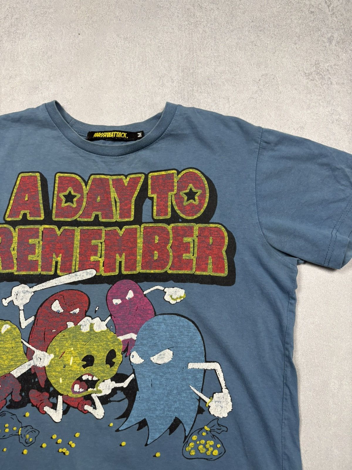 Band Tees A Day To Remember Band T-Shirt Massivattack Vintage 2000s Size US M / EU 48-50 / 2 - 2 Thumbnail