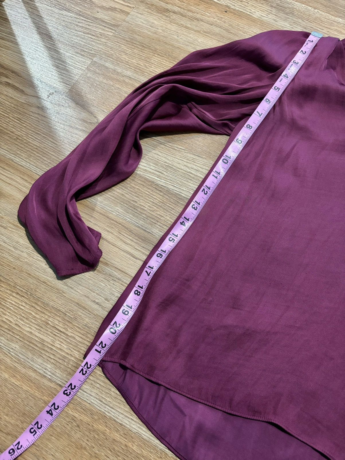 Banana Republic Banana Republic Purple Satin V-Neck Blouse Long Sleeve S Size S / US 4 / IT 40 - 4 Thumbnail