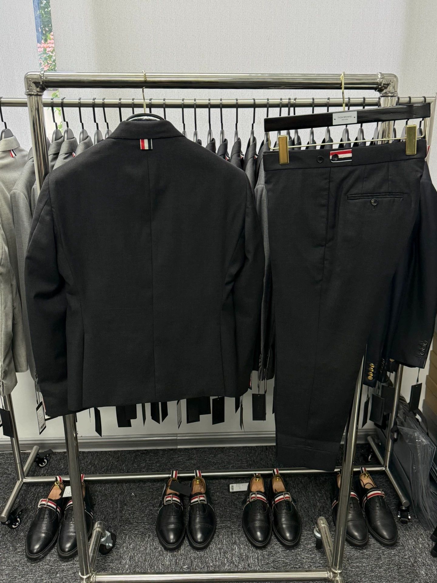 Thom Browne Thom Browne Men's Classic Charcoal Gray Slim Fit Suit Size US S / EU 44-46 / 1 - 2 Thumbnail