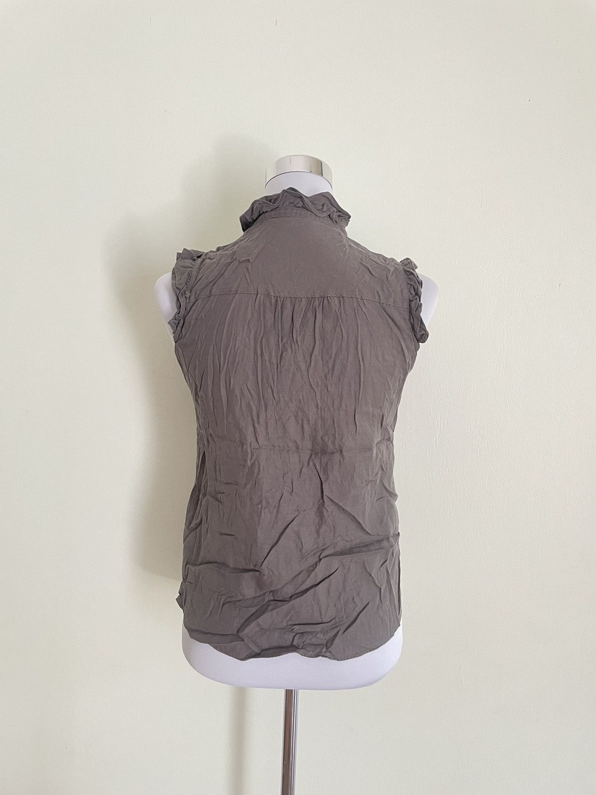 Burberry Burberry Blue Label Neck Sleeveless Blouse Size XS / US 0-2 / IT 36-38 - 2 Thumbnail