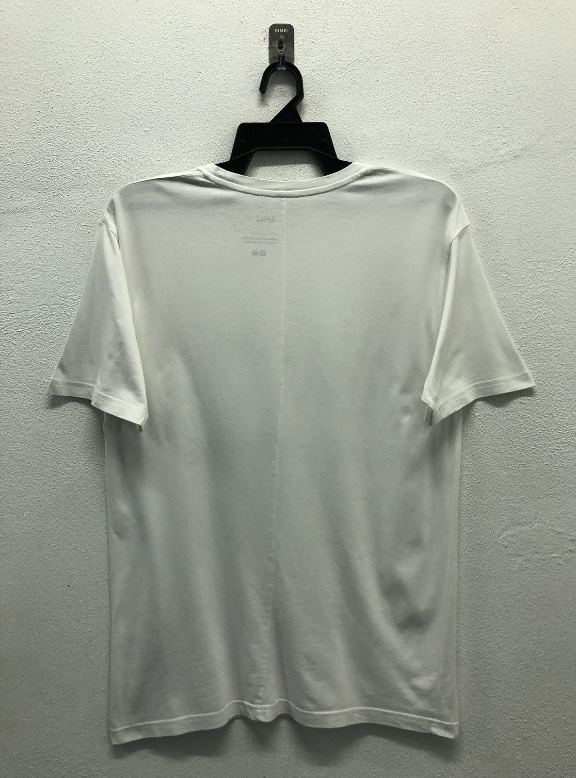 Uniqlo Uniqlo Lawrence Weiner 2014 The Museum Of Modern Art T-Shirt Size US M / EU 48-50 / 2 - 2 Thumbnail