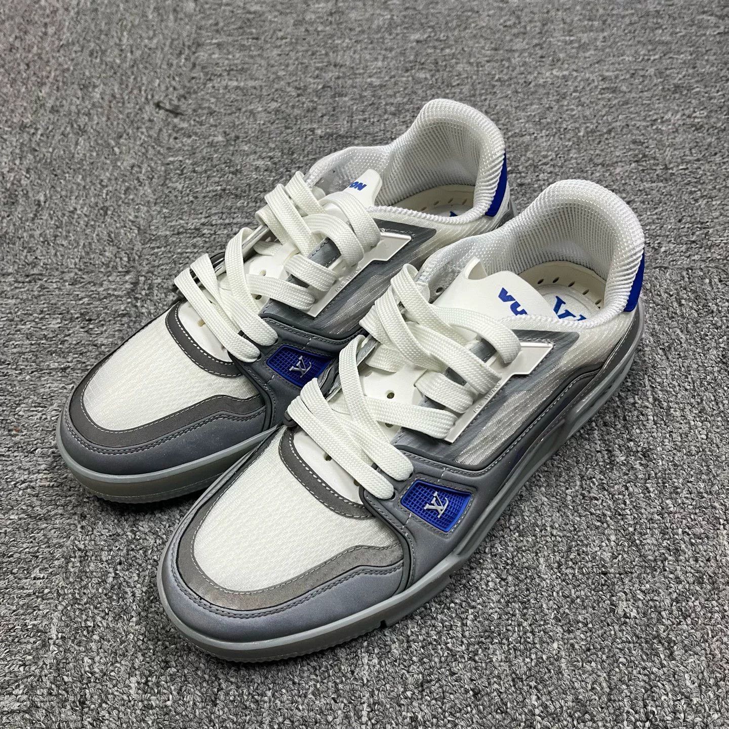 Louis Vuitton Louis Vuitton Blue-Gray Low-Top Shoes Size US 6 / EU 39 - 1 Thumbnail
