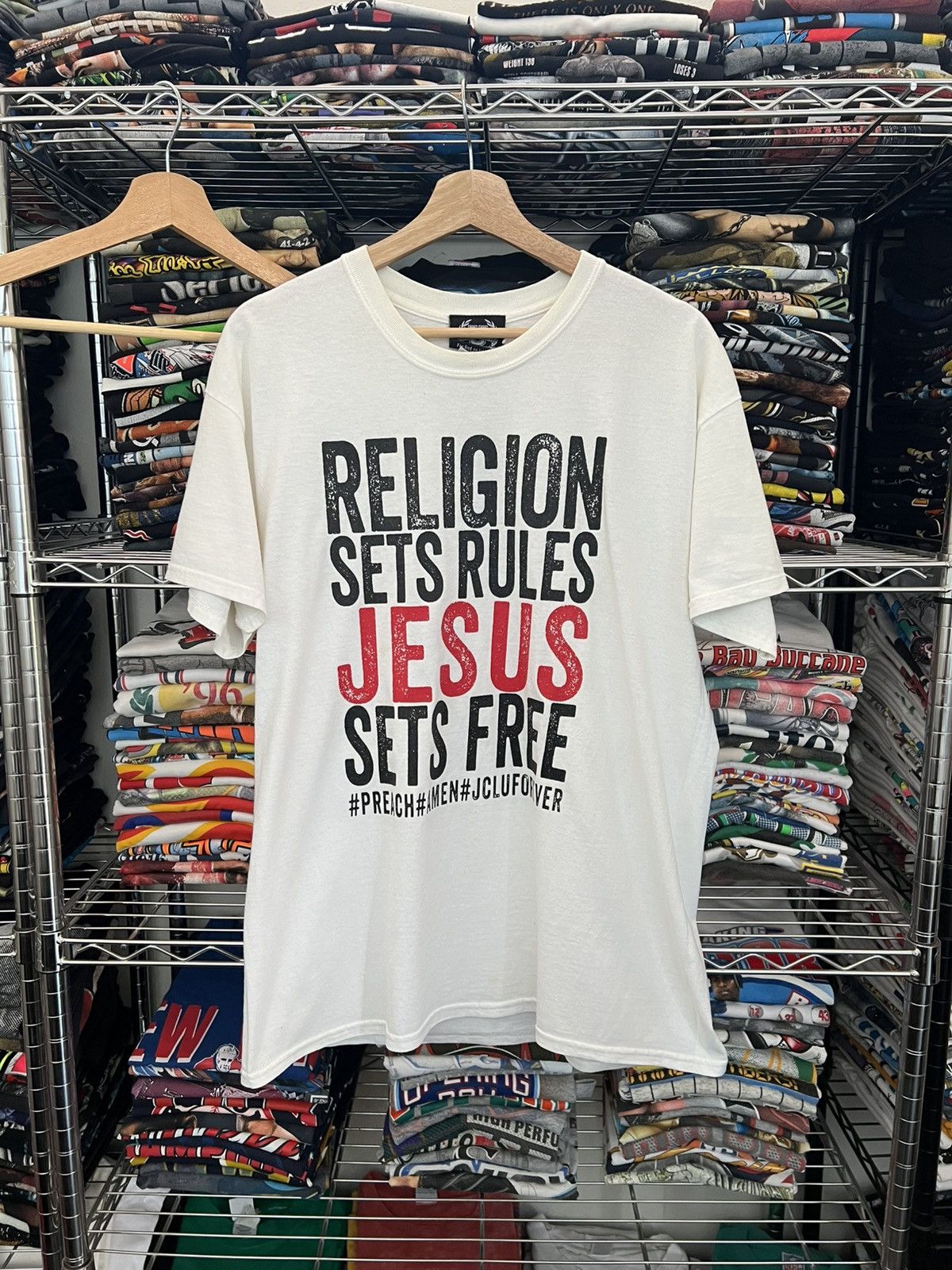 Arts & Science 2000s Religion Sets Rules Jesus Sets Free Christ Loves Tee Size US L / EU 52-54 / 3 - 1 Thumbnail