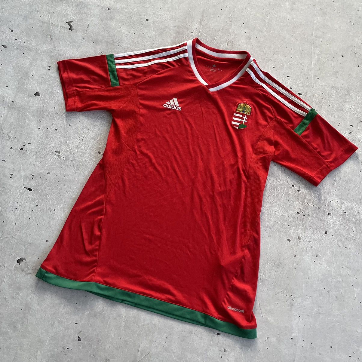 Vintage Vintage 2012-2014 Hungary home t-shirt soccer jersey Size US S / EU 44-46 / 1 - 3 Thumbnail