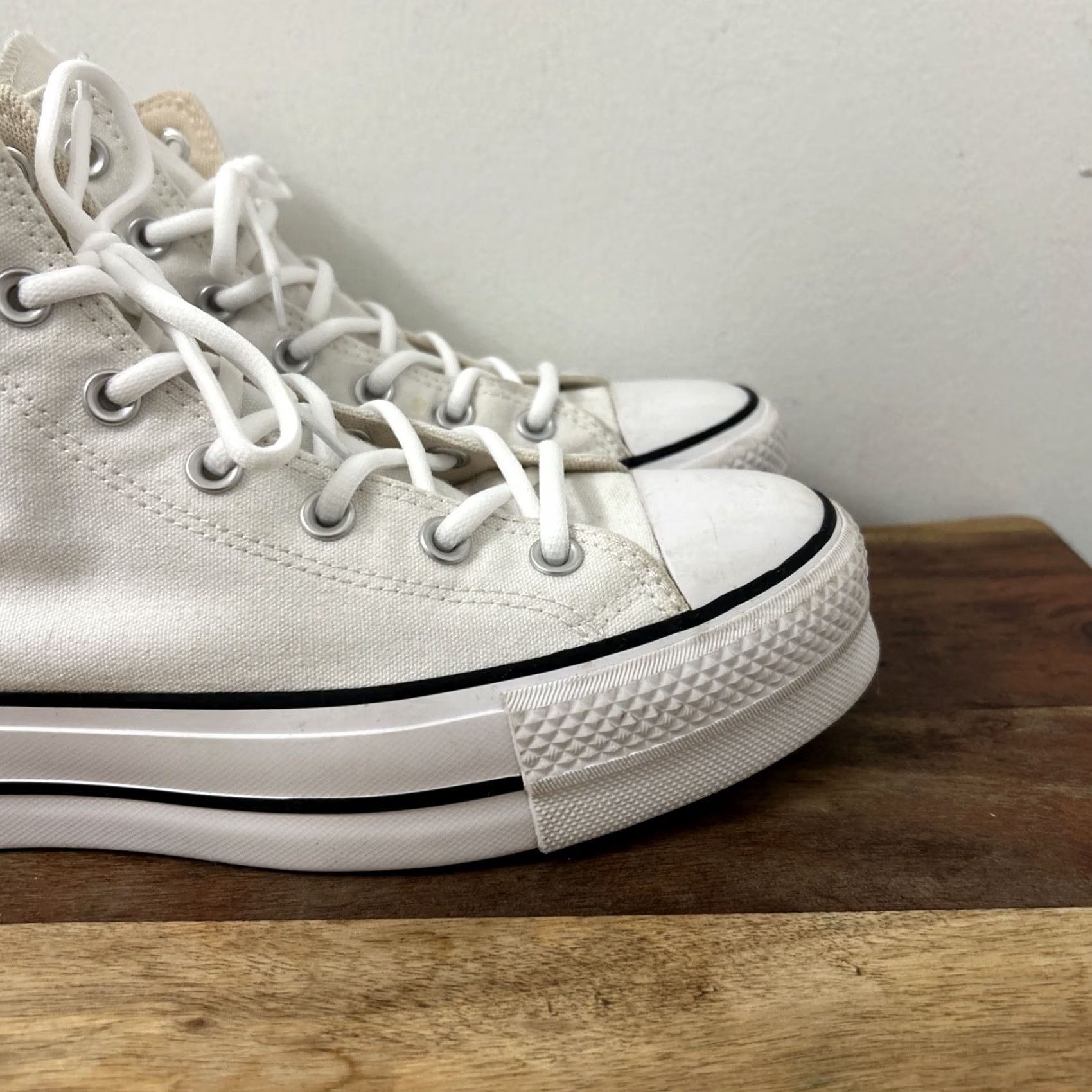 Converse VINTAGE Converse Chuck Taylor All Star Platform Womens Size 9 White Canvas Sneaker Stars Mens Womens Girls Size US 7 / IT 37 - 3 Thumbnail