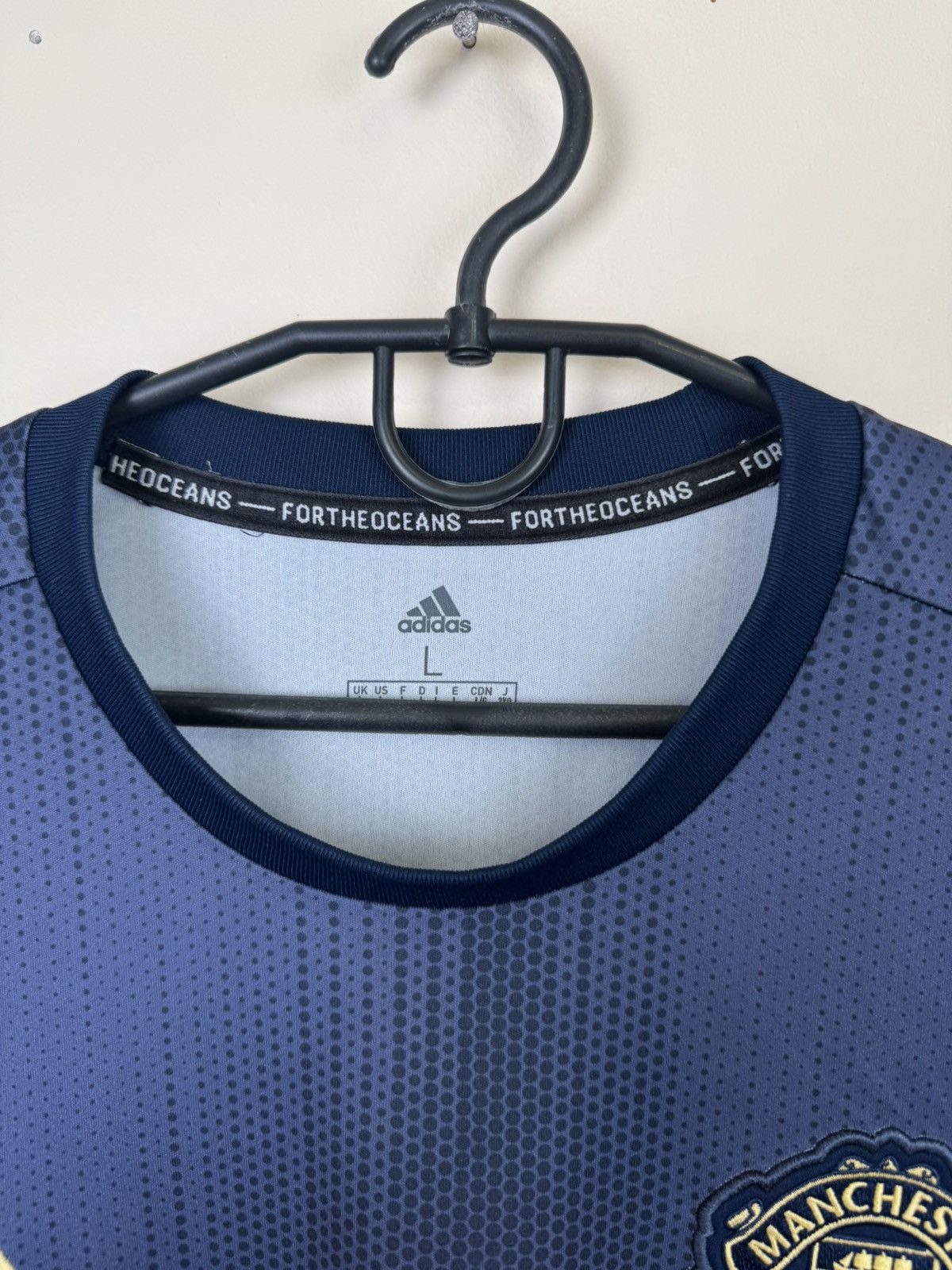 Adidas MANCHESTER UNITED THIRD FOOTBALL SHIRT 2018/2019 SOCCER L Size US XL / EU 56 / 4 - 11 Thumbnail