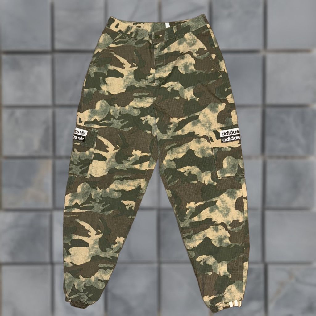 Adidas Adidas Camo Jogger Pants Small 26x32 Men Jogger Camouflage Green Activewear Size US 29 - 1 Thumbnail