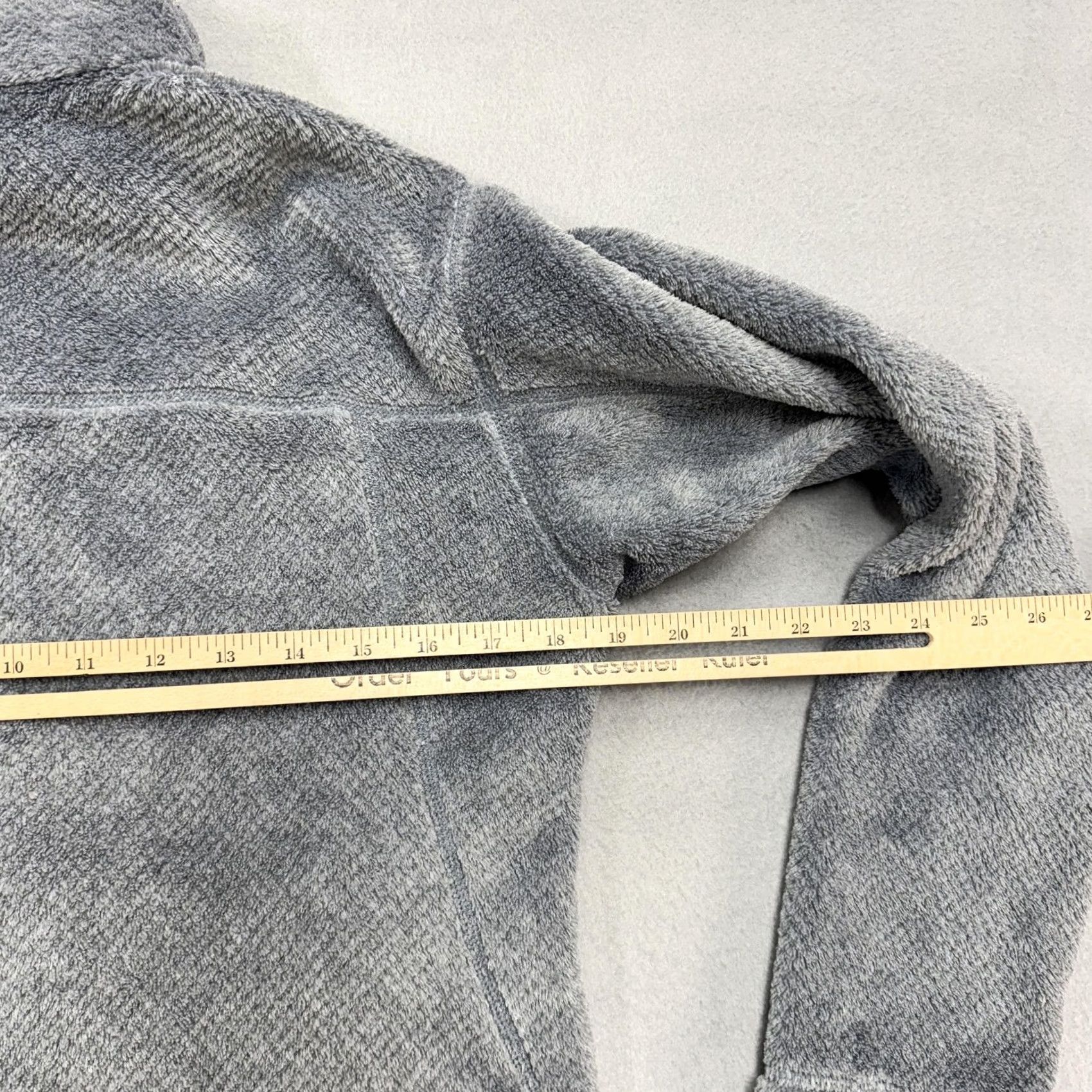 Patagonia Patagonia Jacket Womens Small Gray Full Zip Fleece Cozy Outdoor Thermal Lightweight Pocketed Short Zipper Logo Vintage-style? Size S / US 4 / IT 40 - 7 Thumbnail