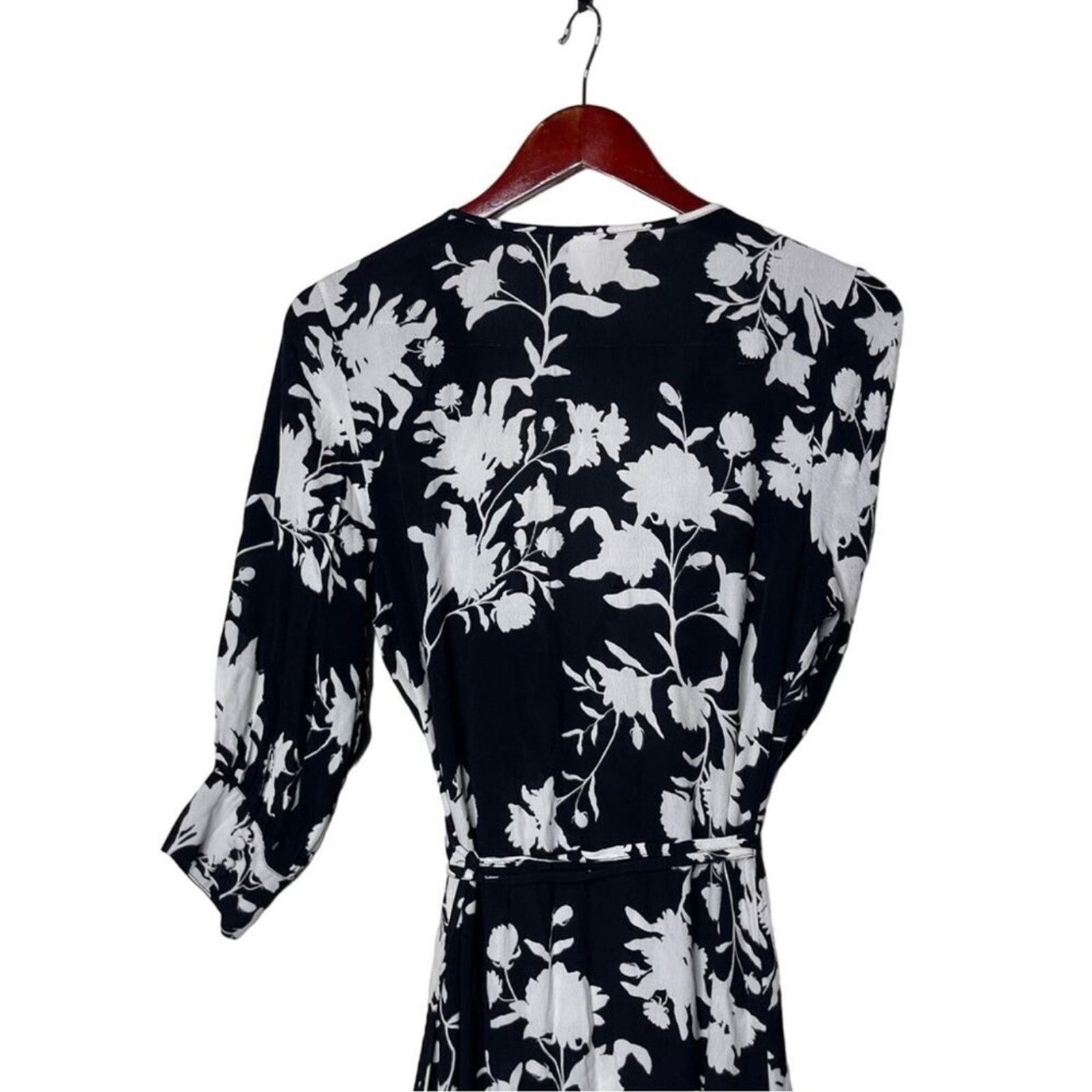 Other JOHANNA ORTIZ H&M BLACK & WHITE ORCHID FLORAL WRAP DRESS Size XL / US 12-14 / IT 48-50 - 6 Thumbnail