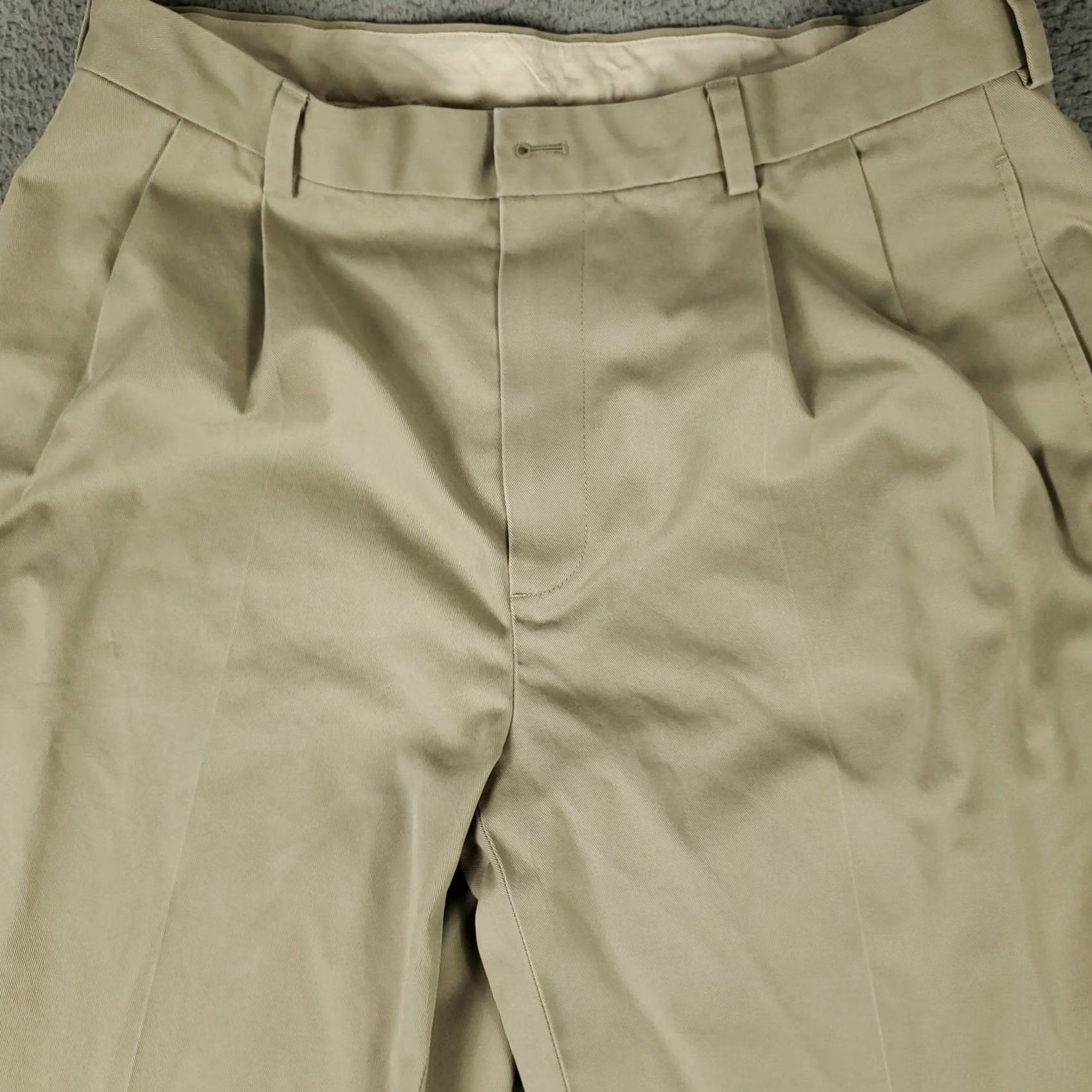 Brooks Brothers Brooks Brothers Pants Mens 34x31 Chino Beige Pleated Traditional Straight Fit Regular Vintage No (distressed) Size US 34 / EU 50 - 2 Thumbnail