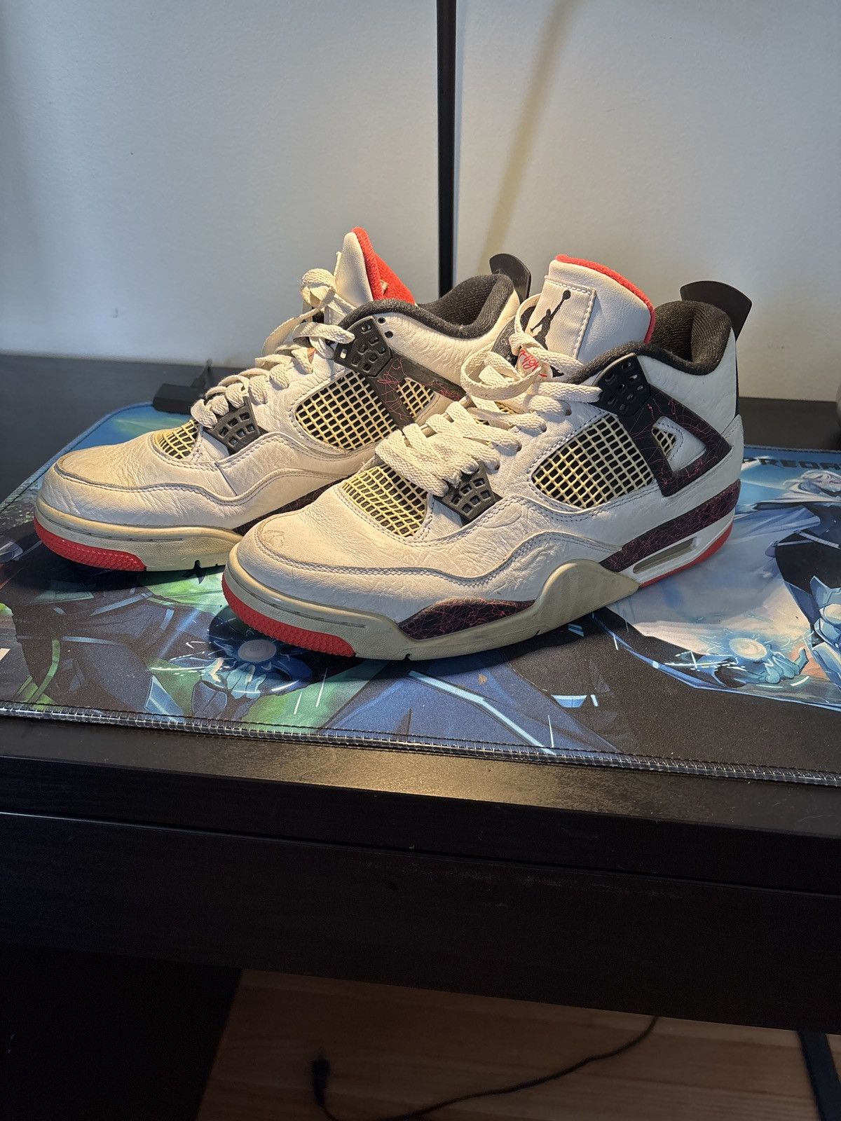 Jordan Brand Jordan 4 Pale Citron Size US 10.5 / EU 43-44 - 1 Thumbnail