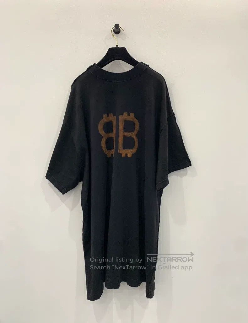 Balenciaga Balenciaga Front Eiffel Tower Graffiti Letter Logo Short S Size US L / EU 52-54 / 3 - 3 Thumbnail